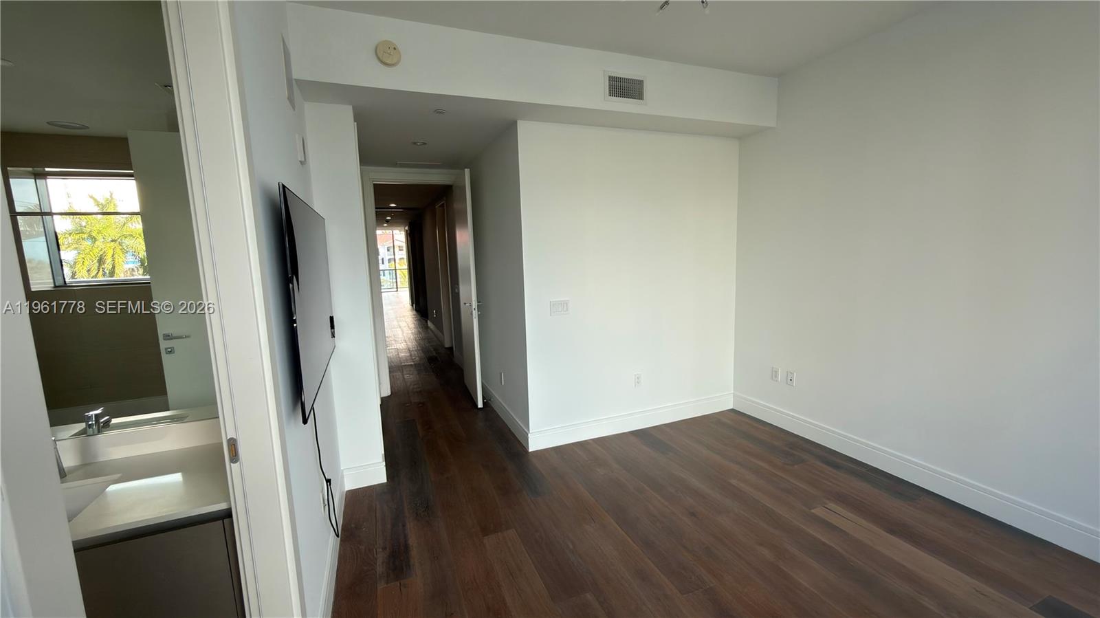 3250 NE 188th St #204, Aventura FL 33180