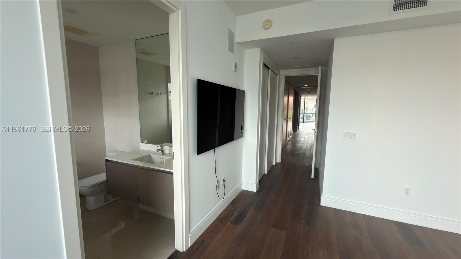3250 NE 188th St #204, Aventura FL 33180