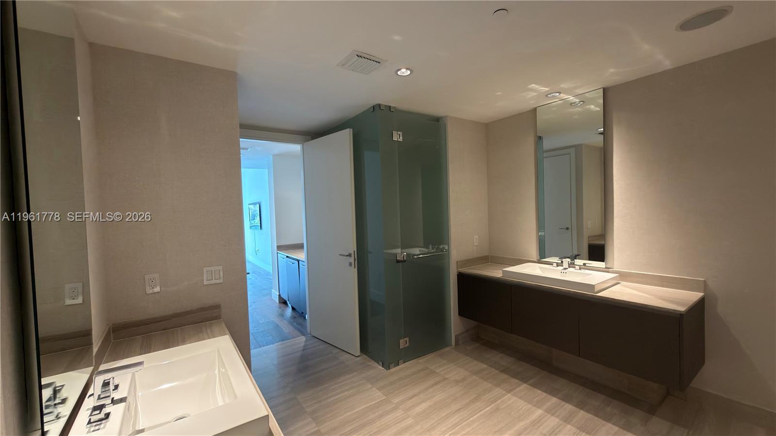 3250 NE 188th St #204, Aventura FL 33180
