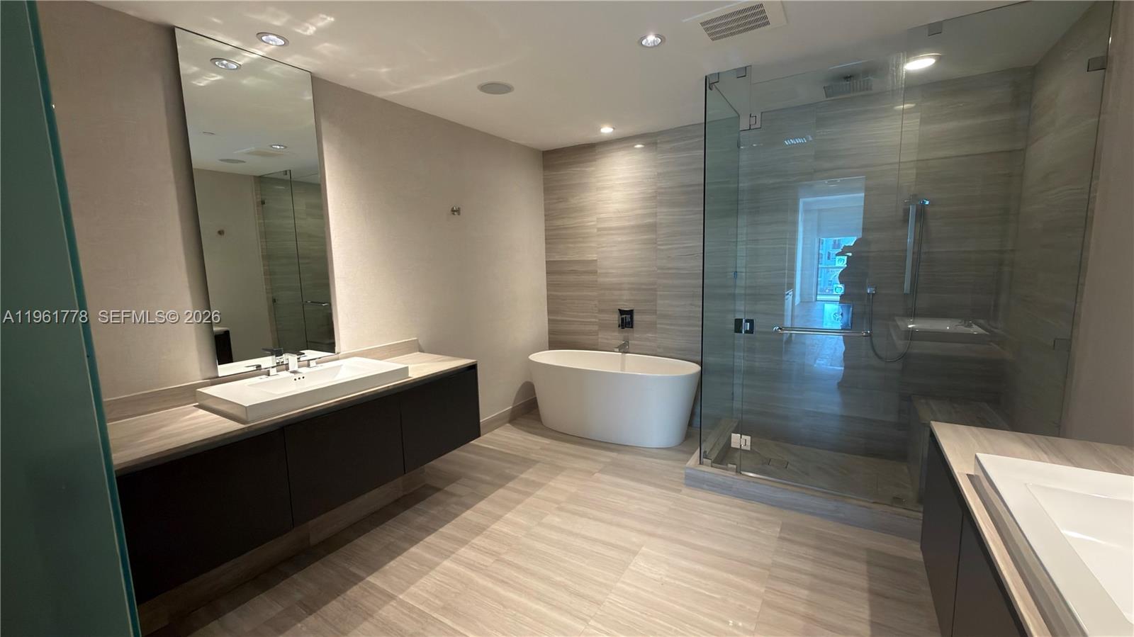 3250 NE 188th St #204, Aventura FL 33180