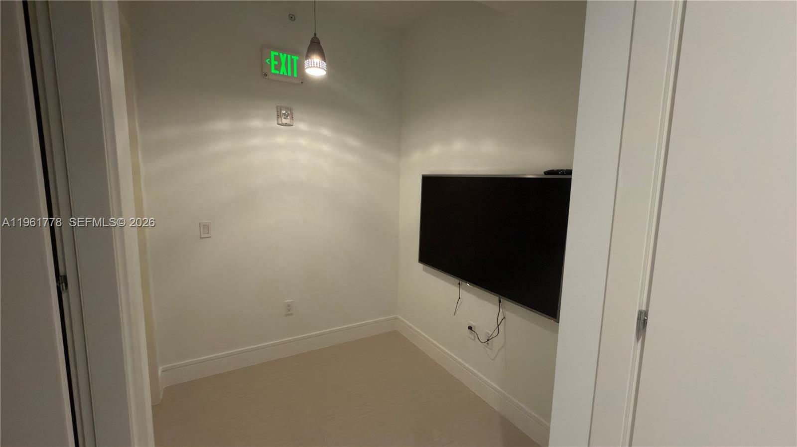 3250 NE 188th St #204, Aventura FL 33180