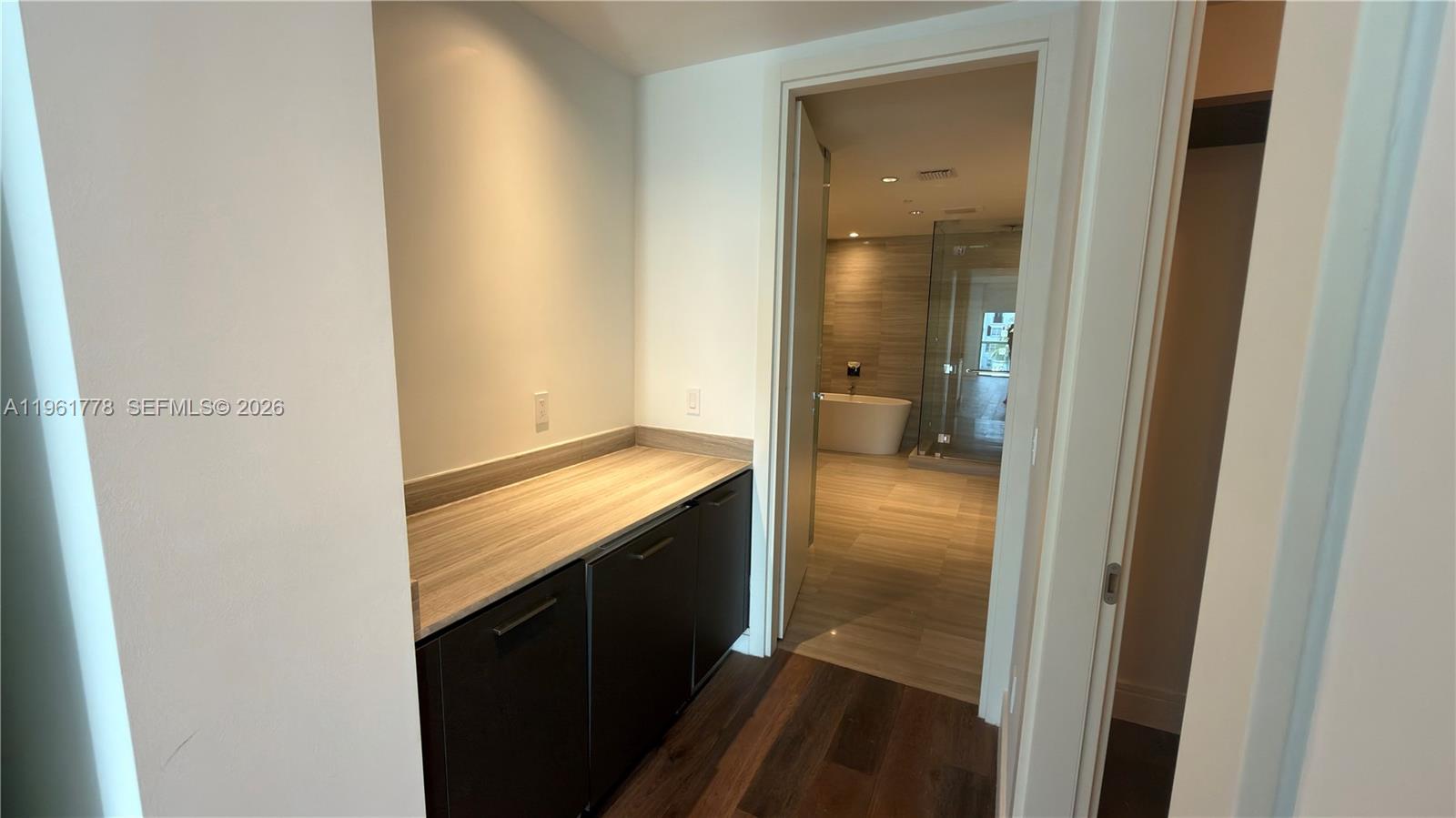 3250 NE 188th St #204, Aventura FL 33180