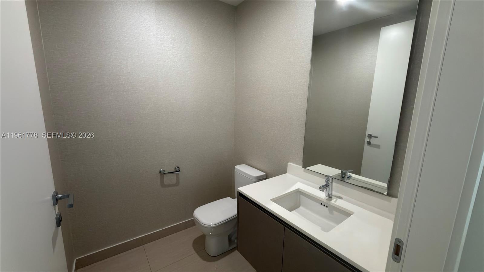 3250 NE 188th St #204, Aventura FL 33180