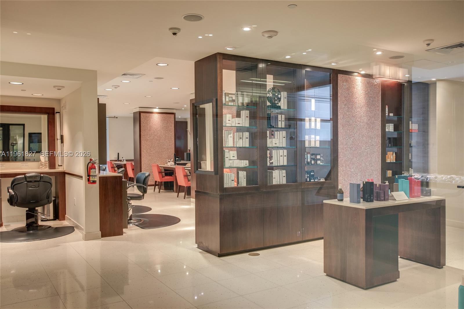 6801 Collins Ave #1110 (Door 1106), Miami Beach FL 33141