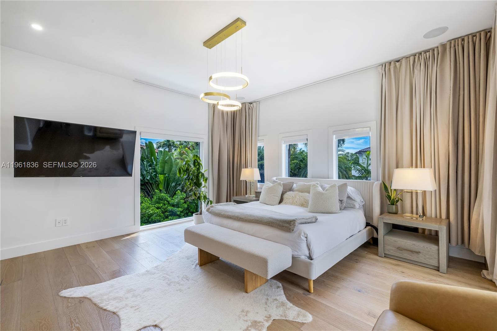 279 Galeon Ct, Coral Gables FL 33143