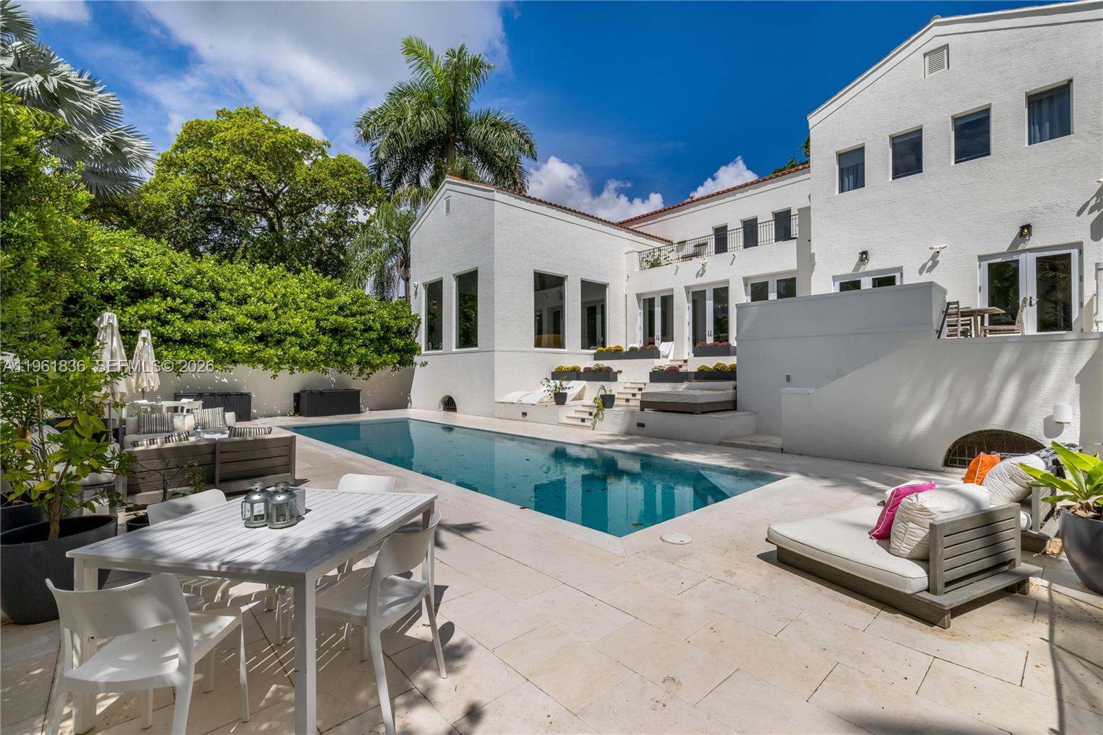 279 Galeon Ct, Coral Gables FL 33143