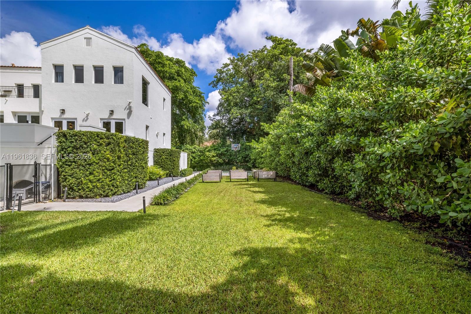 279 Galeon Ct, Coral Gables FL 33143