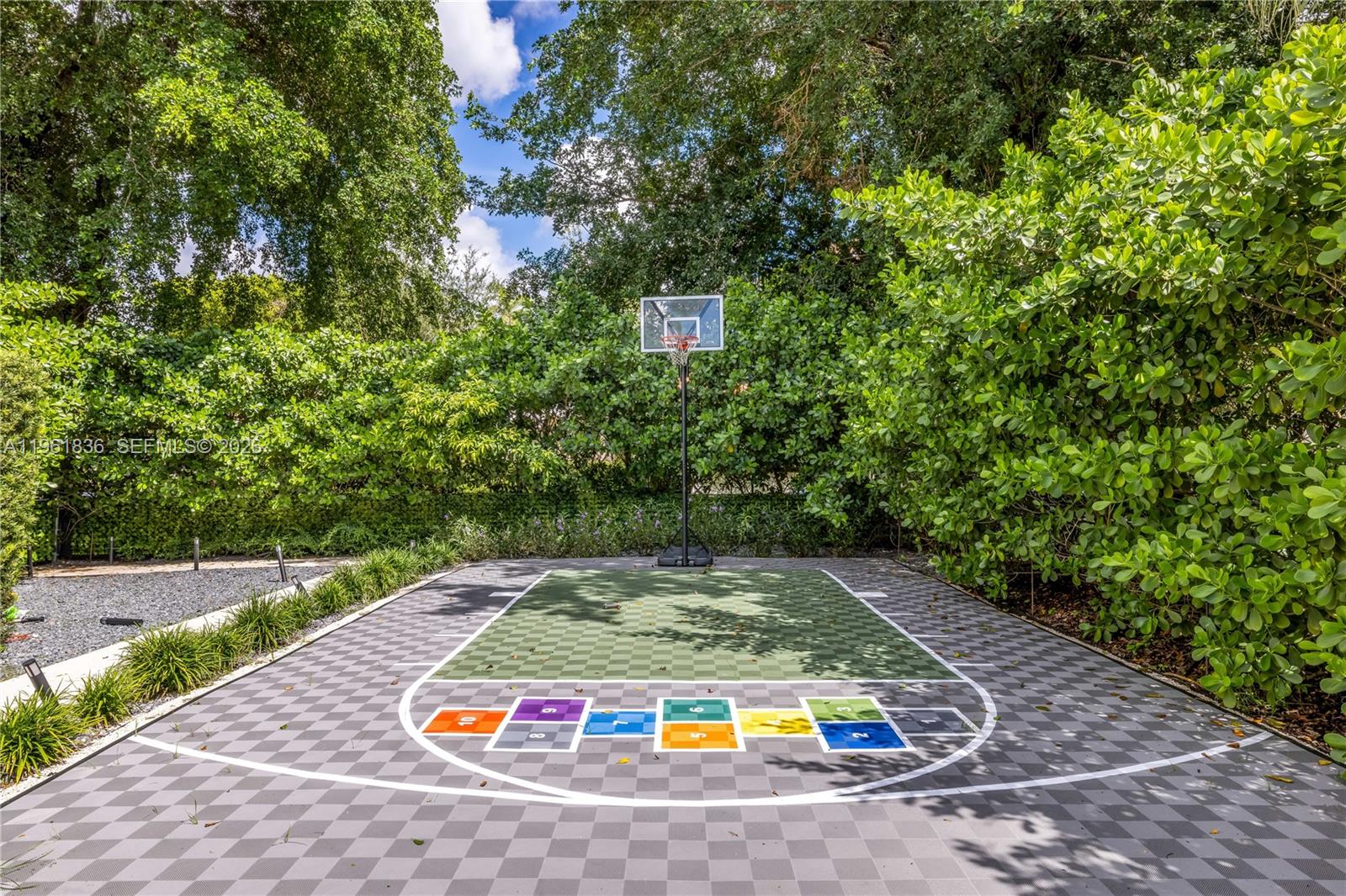 279 Galeon Ct, Coral Gables FL 33143
