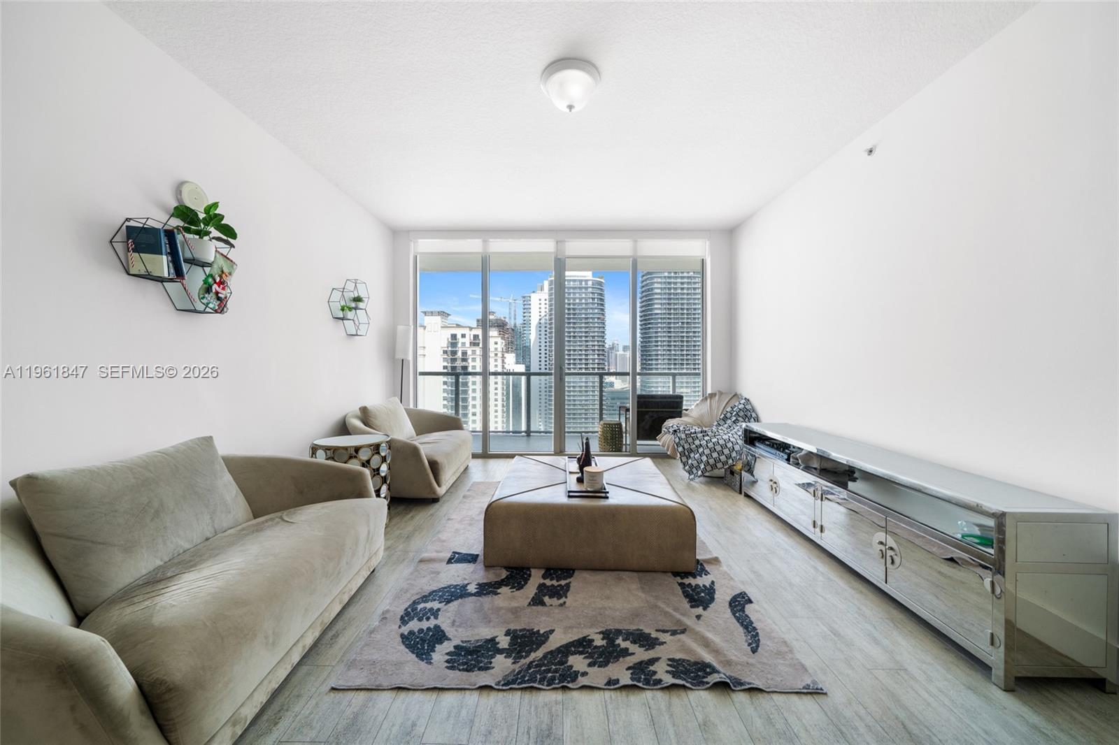 1111 SW 1st Ave #3422-N, Miami FL 33130