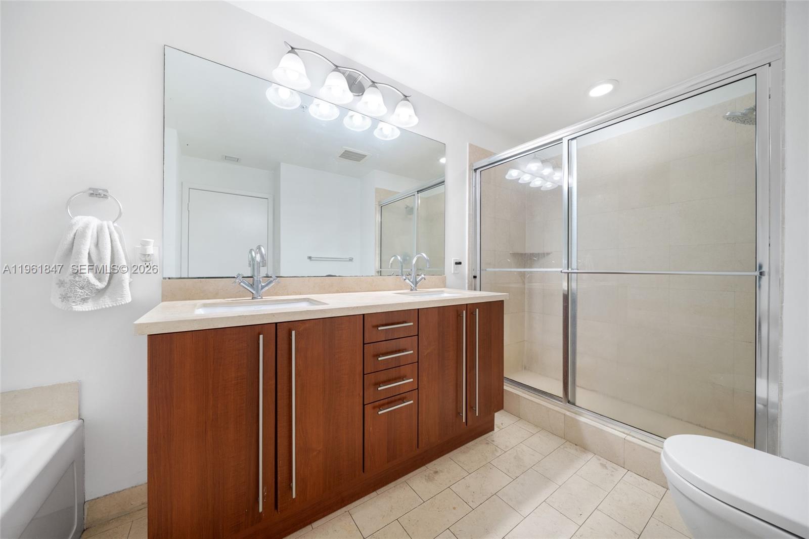 1111 SW 1st Ave #3422-N, Miami FL 33130