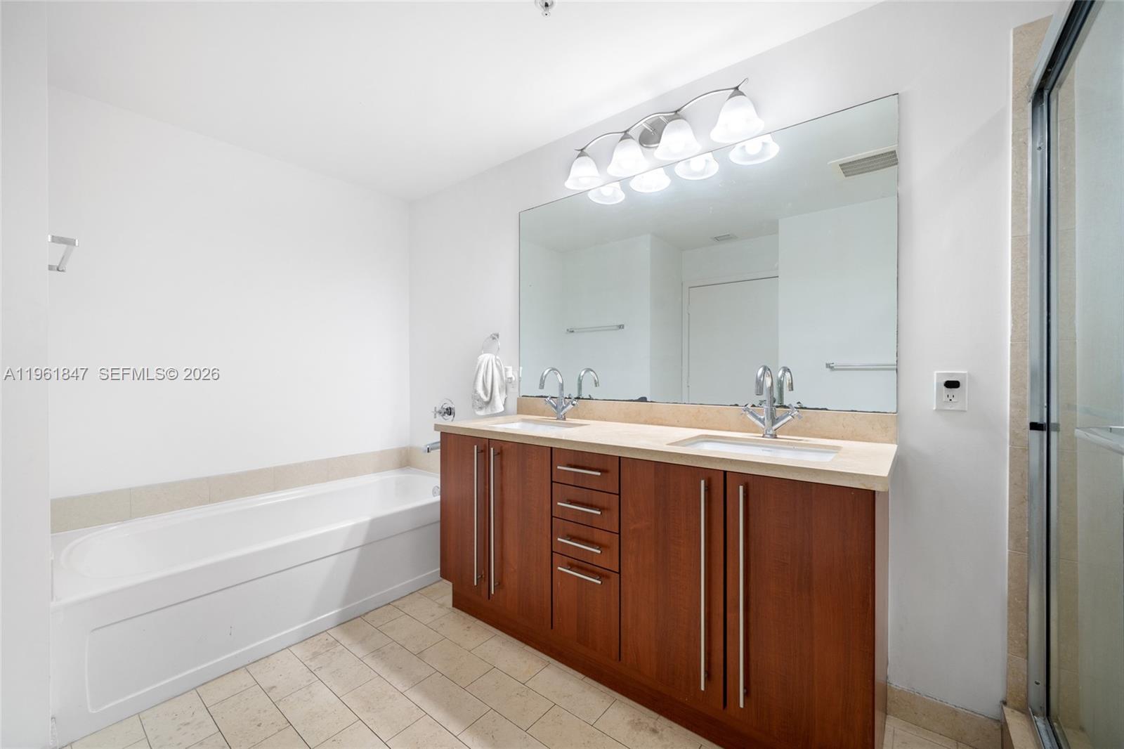 1111 SW 1st Ave #3422-N, Miami FL 33130