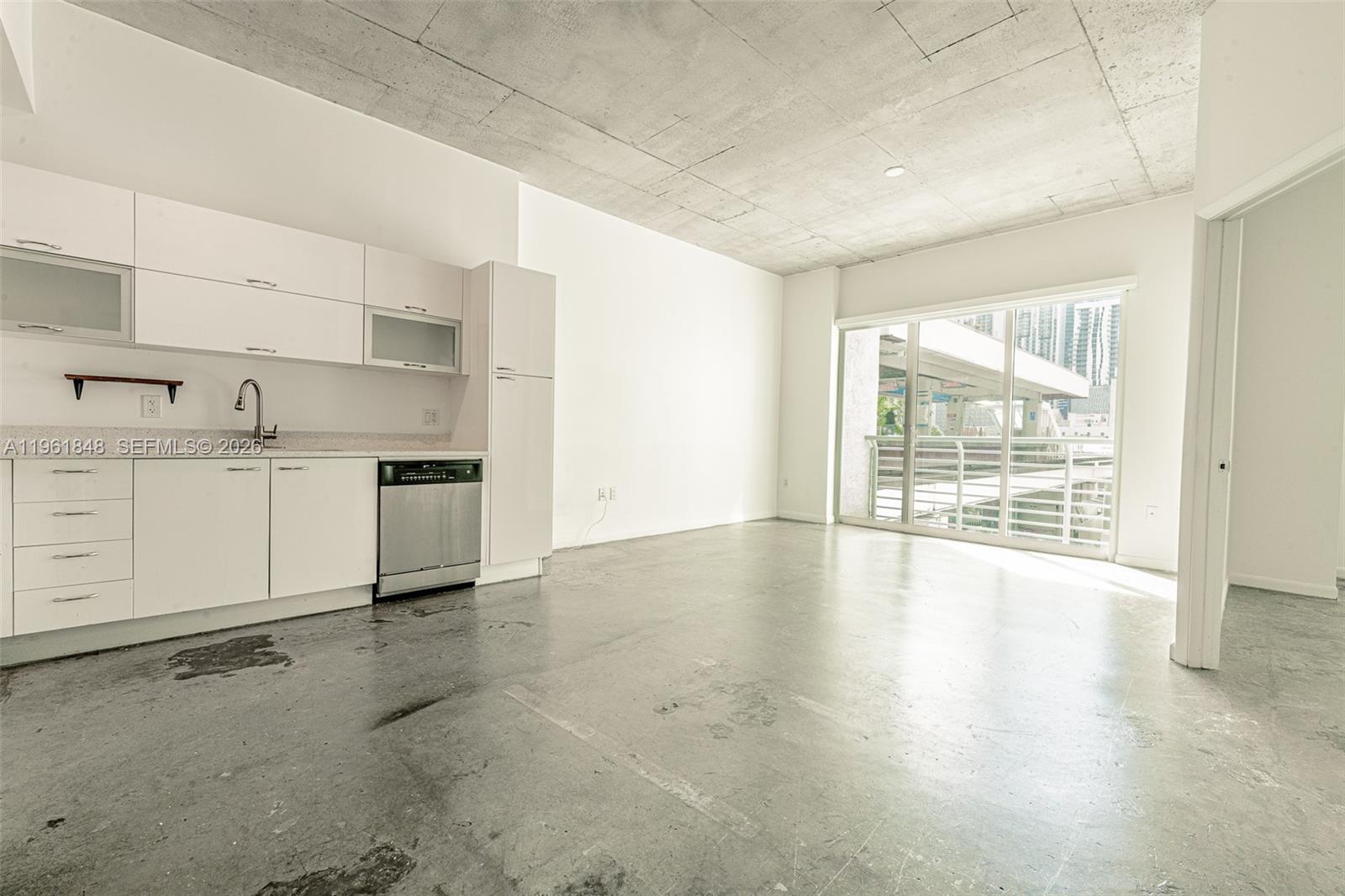 133 NE 2 AV #308, Miami FL 33132