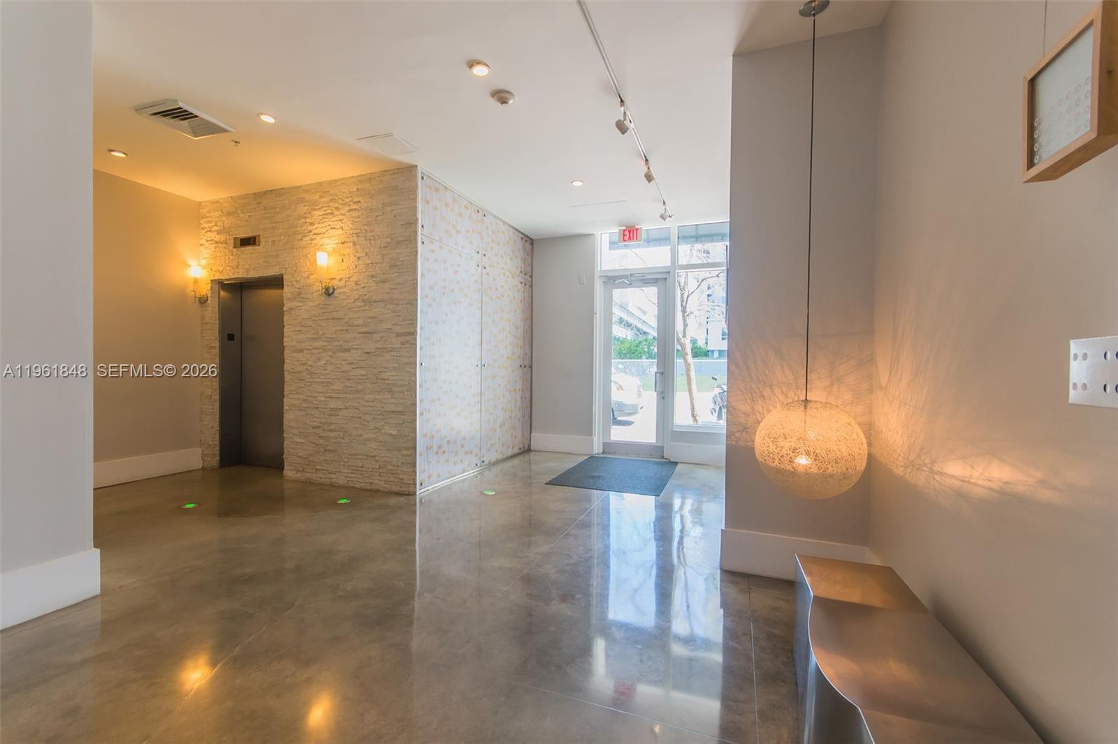 133 NE 2 AV #308, Miami FL 33132