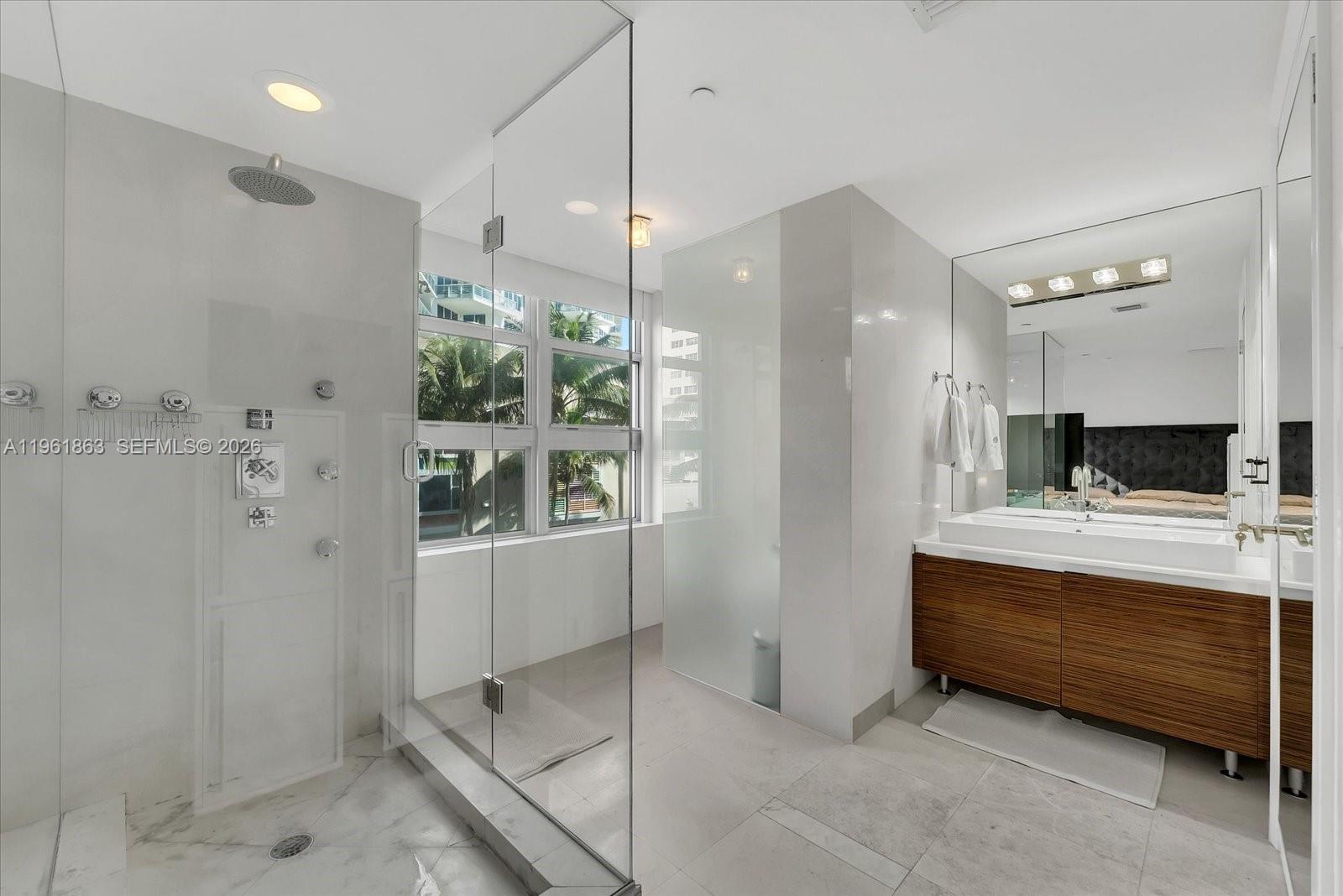 3739 Collins Ave #N-207, Miami Beach FL 33140