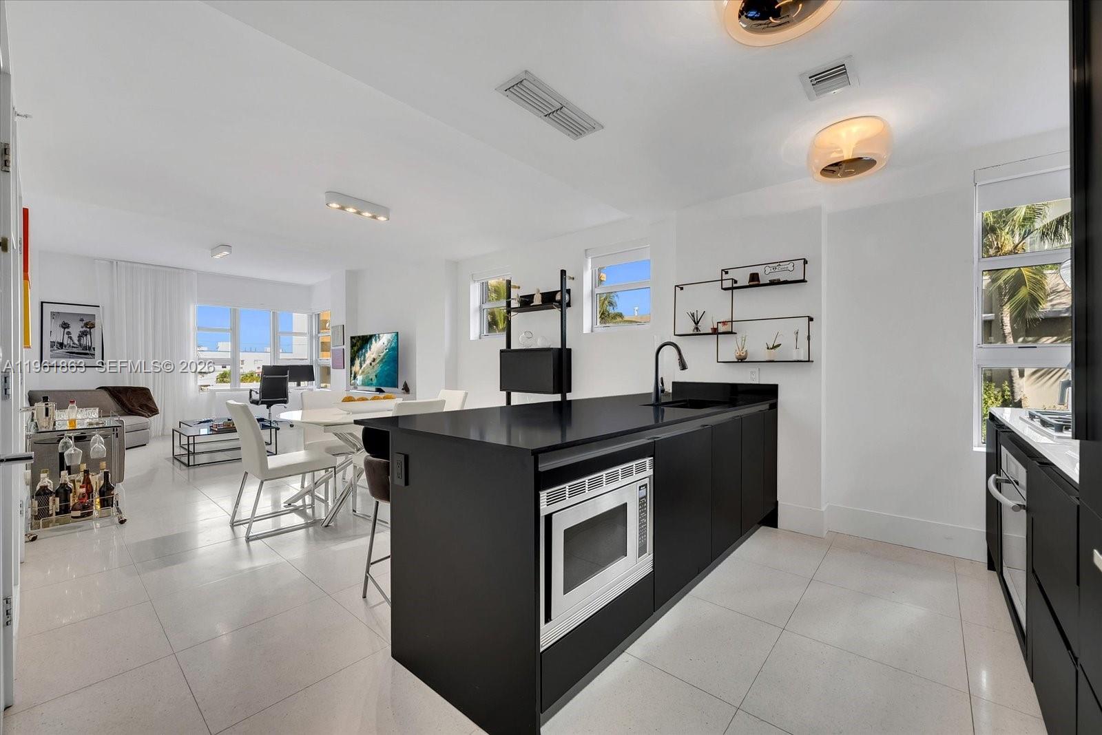 3739 Collins Ave #N-207, Miami Beach FL 33140