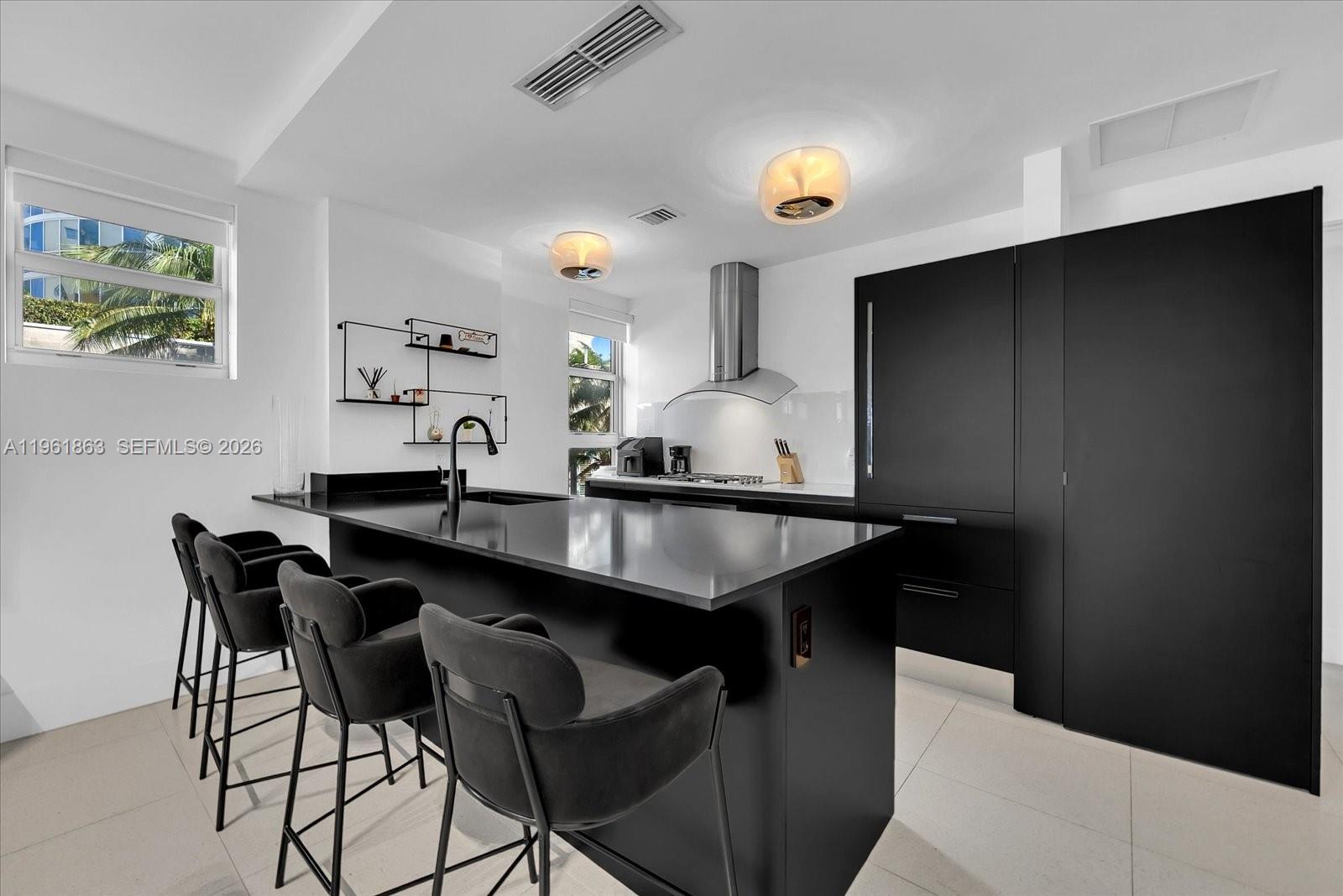 3739 Collins Ave #N-207, Miami Beach FL 33140