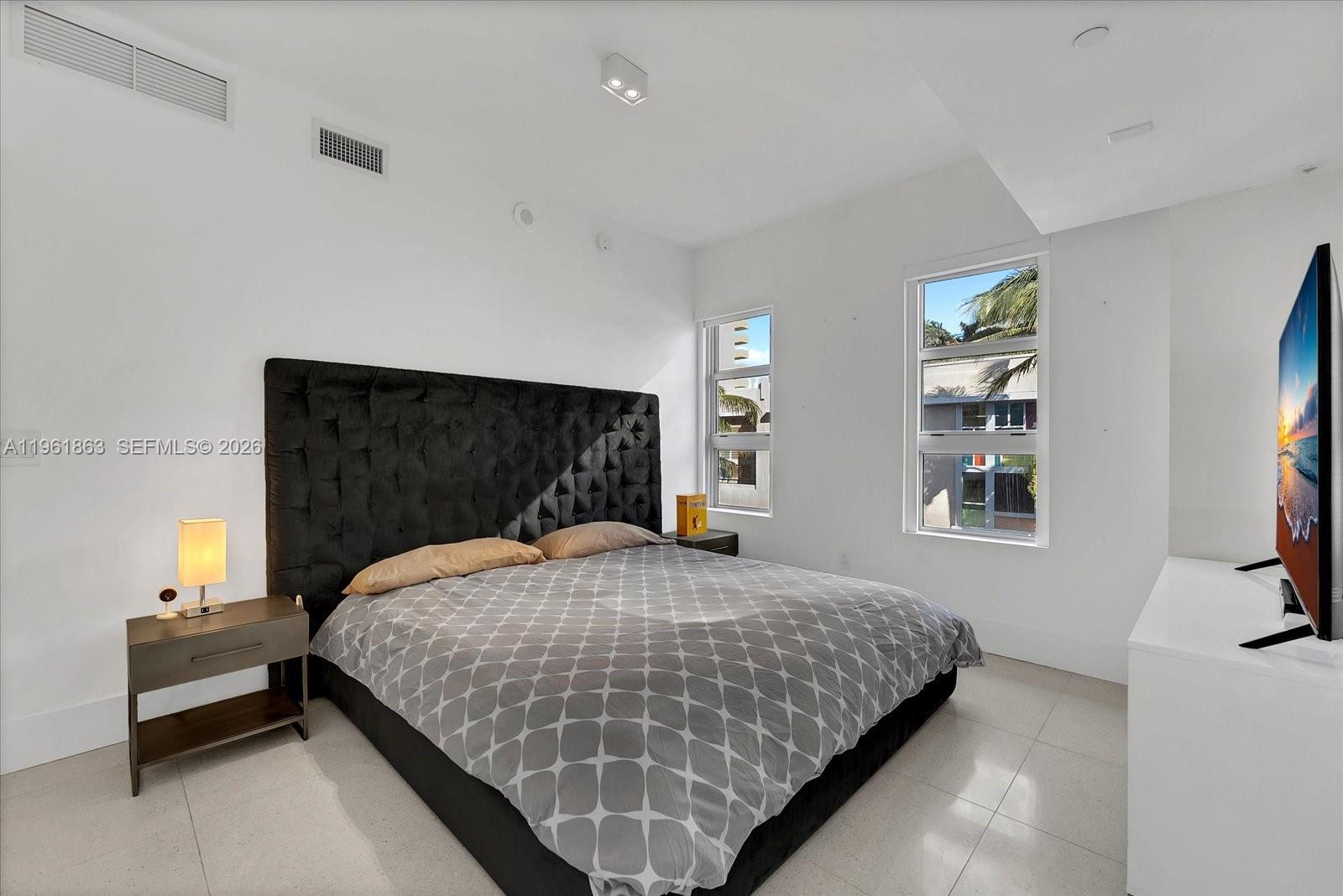 3739 Collins Ave #N-207, Miami Beach FL 33140