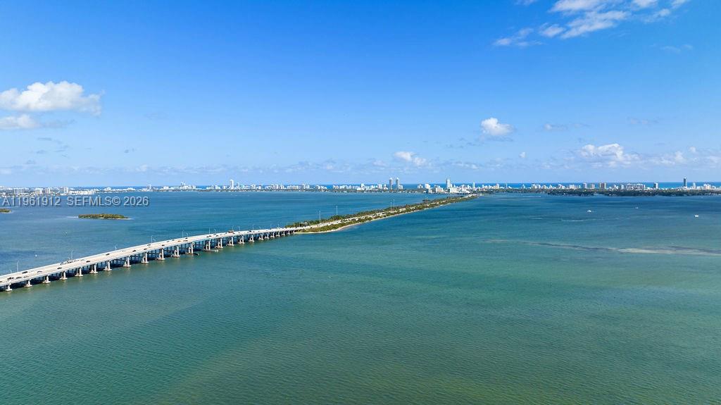 650 NE 32nd St #2205, Miami FL 33137