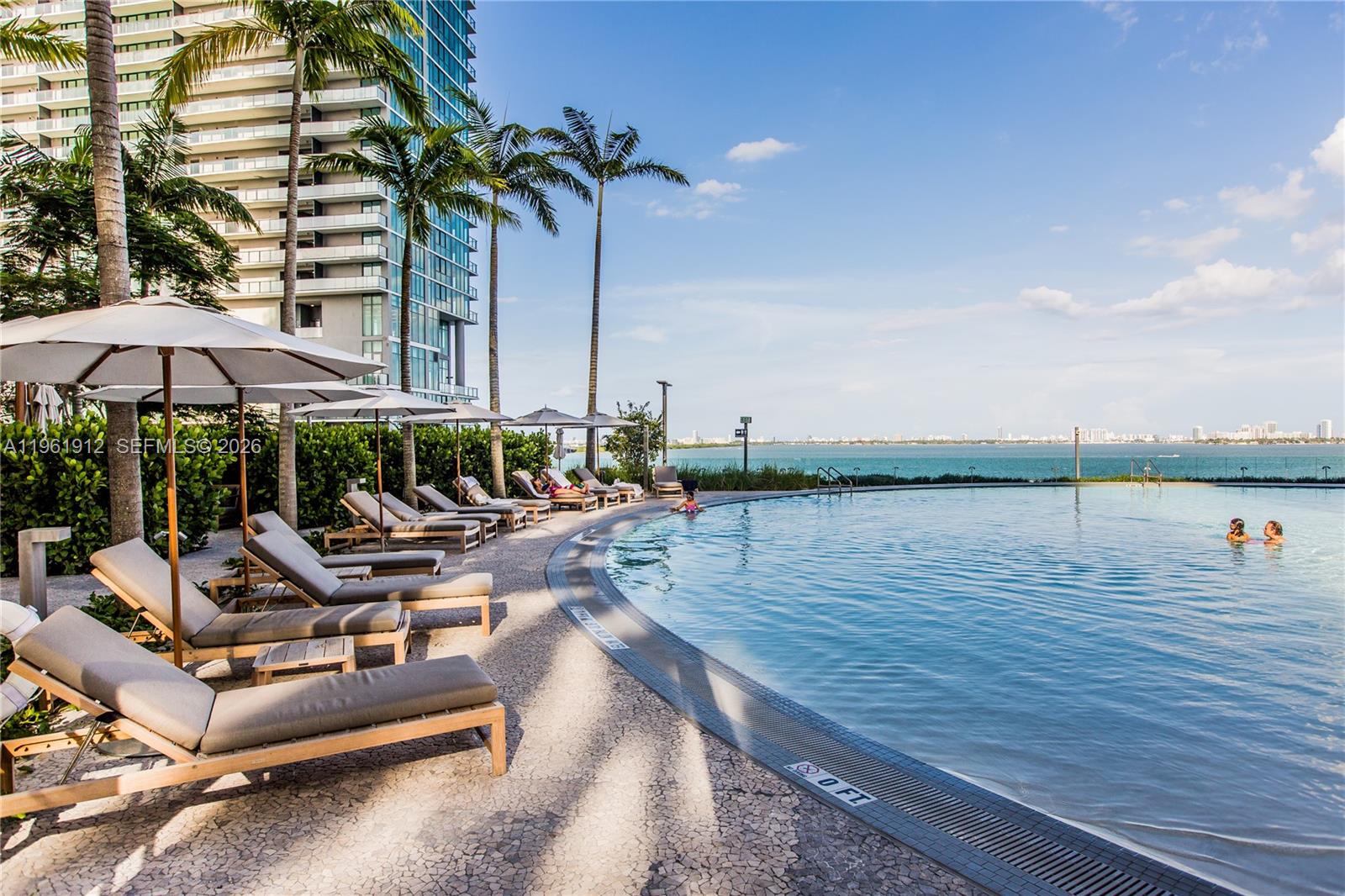 650 NE 32nd St #2205, Miami FL 33137