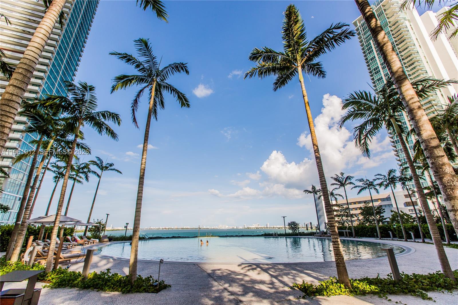 650 NE 32nd St #2205, Miami FL 33137