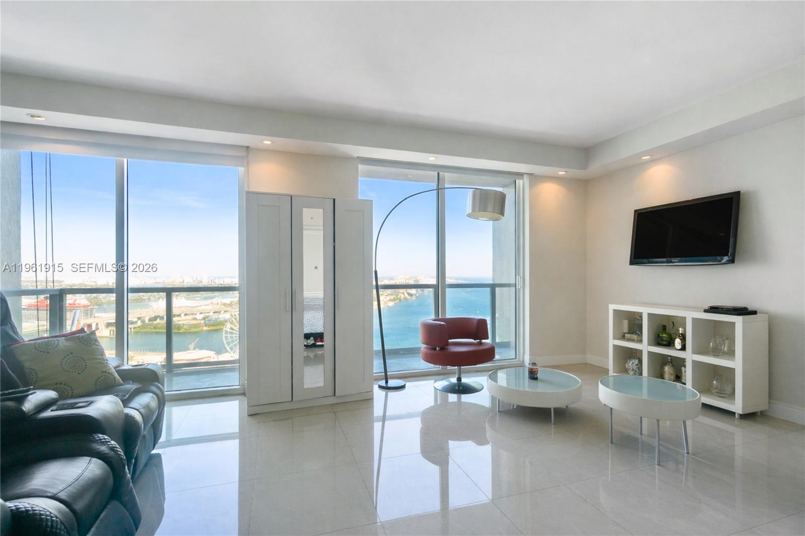 253 NE 2nd St #3105, Miami FL 33132