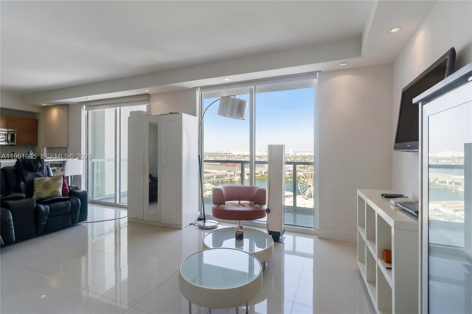 253 NE 2nd St #3105, Miami FL 33132