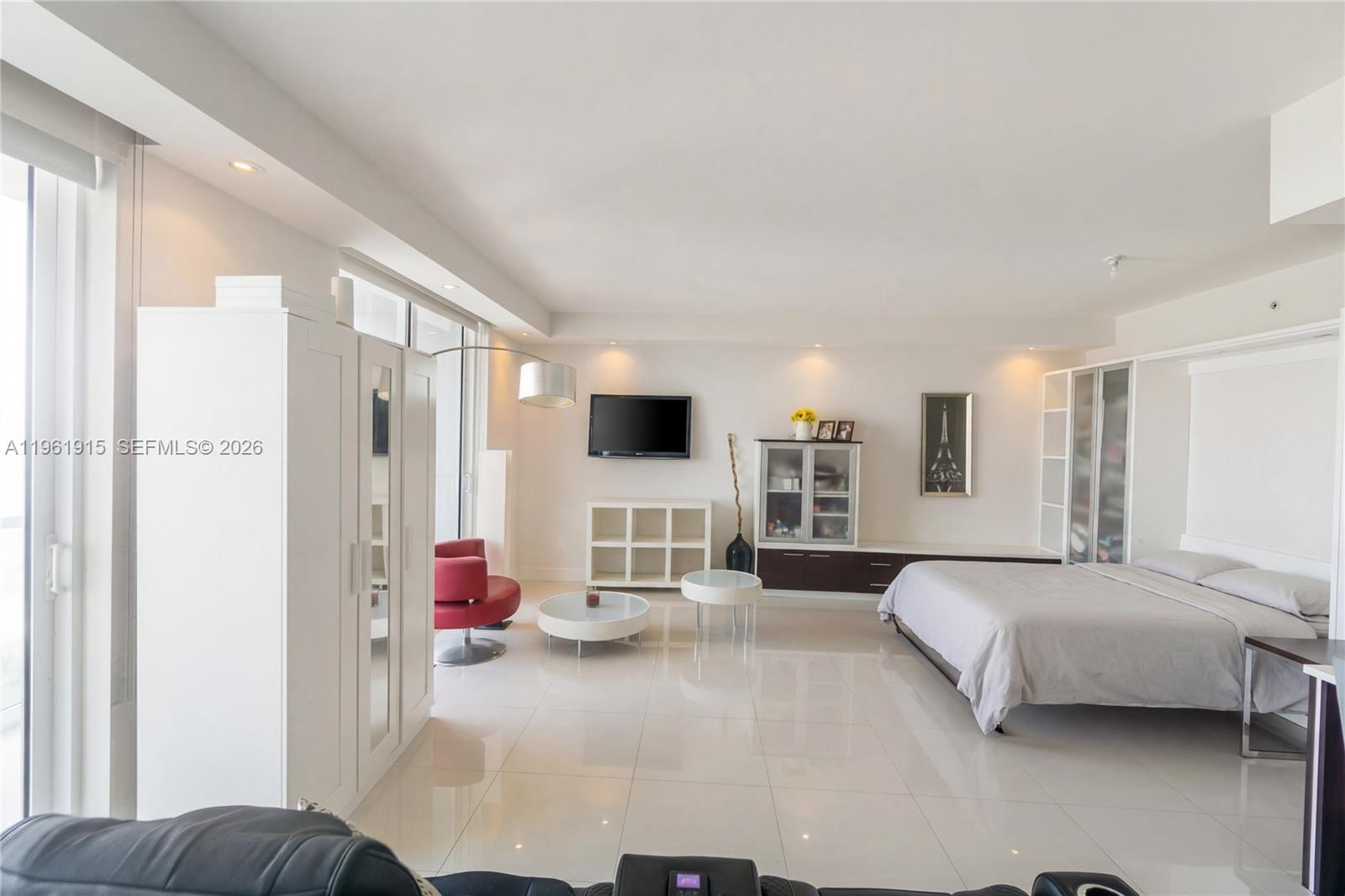 253 NE 2nd St #3105, Miami FL 33132