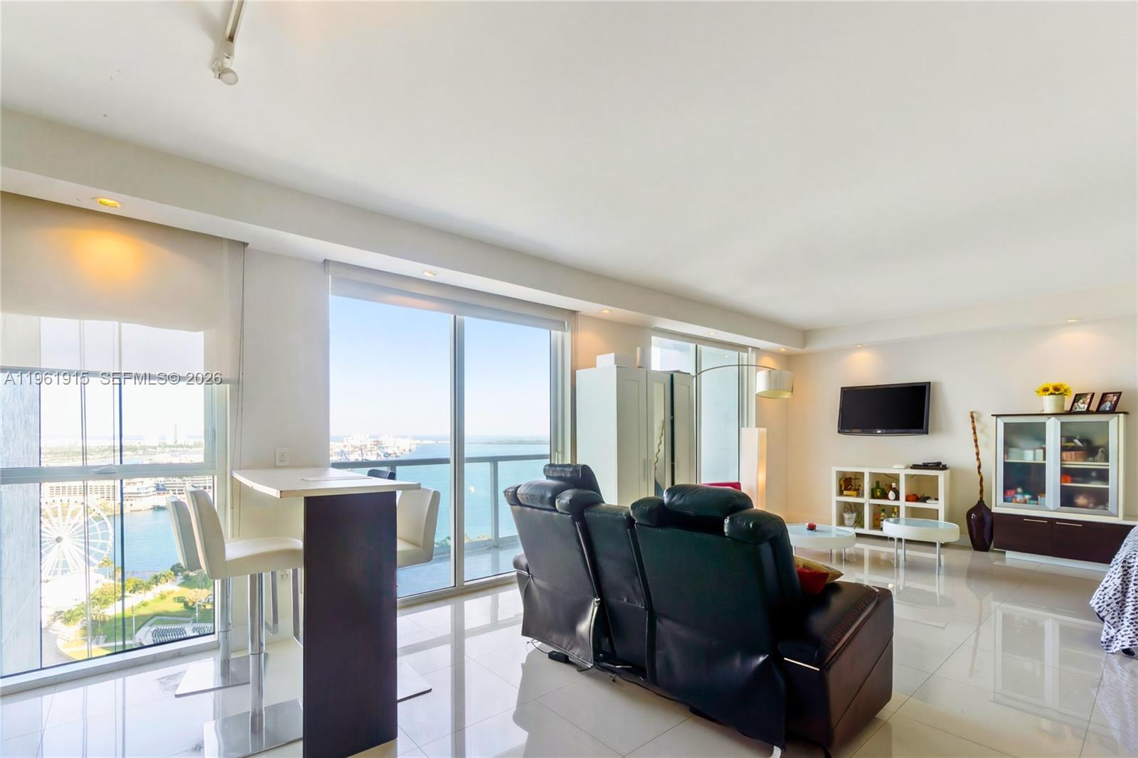 253 NE 2nd St #3105, Miami FL 33132