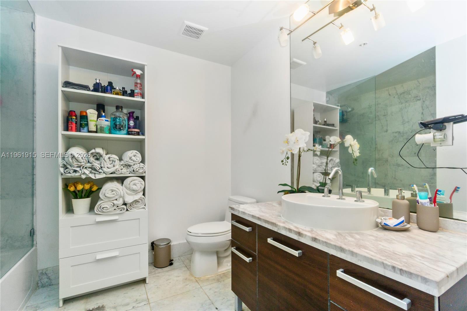 253 NE 2nd St #3105, Miami FL 33132
