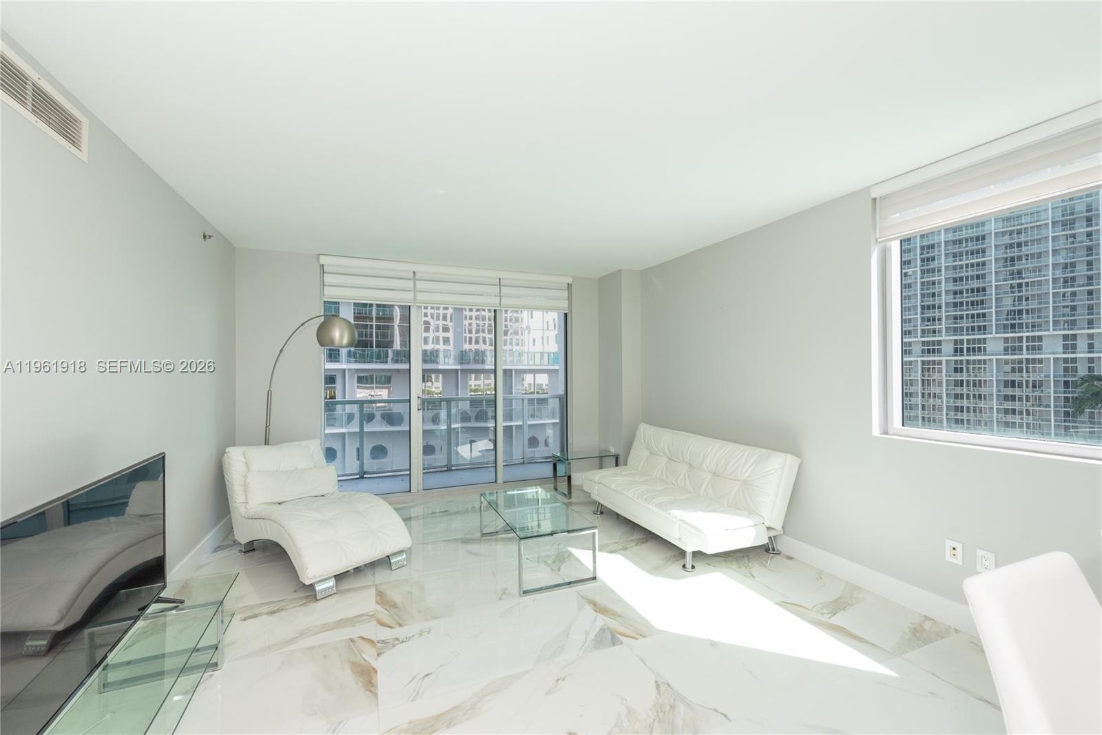 55 SE 6 ST #1207, Miami FL 33131