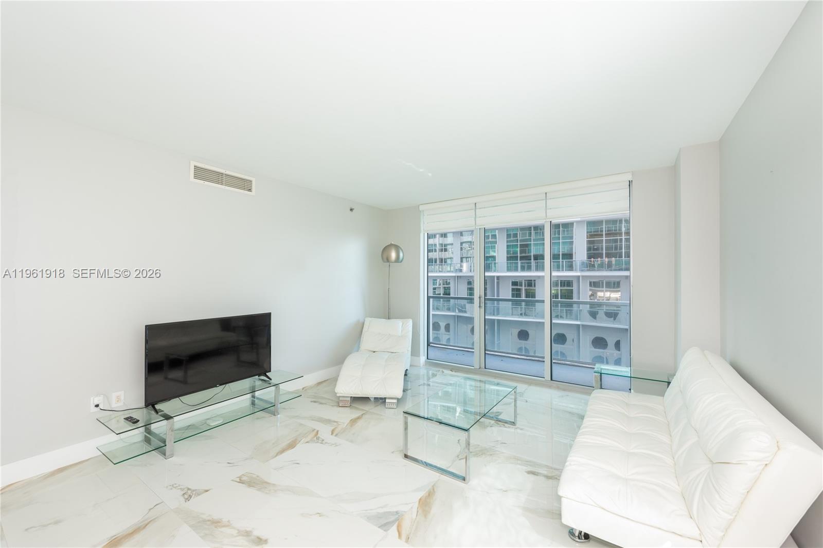 55 SE 6 ST #1207, Miami FL 33131