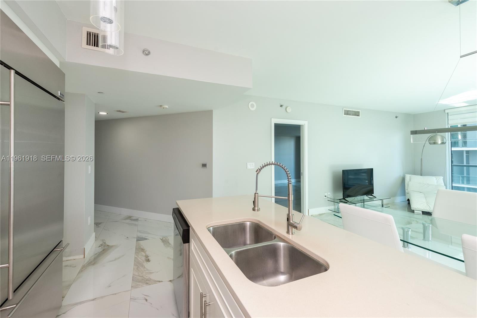55 SE 6 ST #1207, Miami FL 33131
