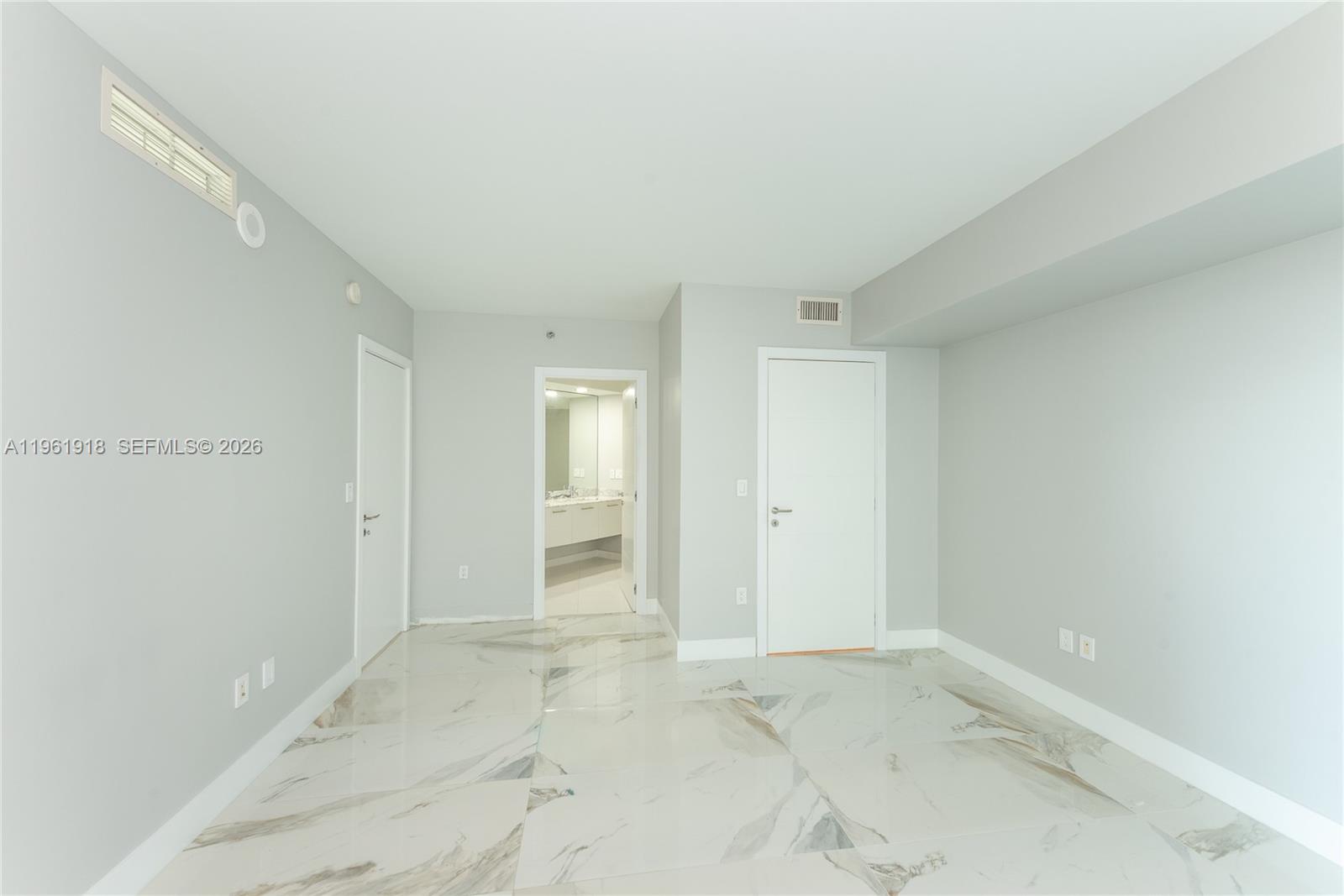 55 SE 6 ST #1207, Miami FL 33131