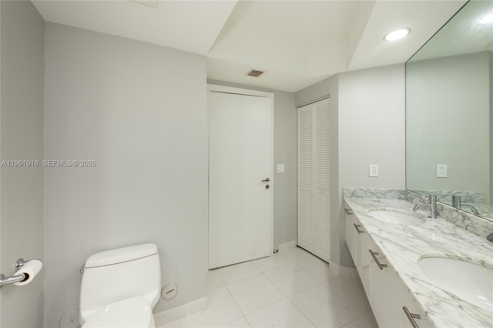 55 SE 6 ST #1207, Miami FL 33131