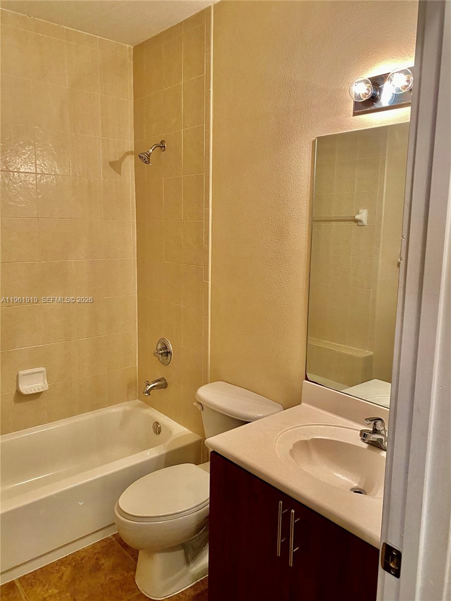 11115 W Okeechobee Rd #109, Hialeah Gardens FL 33018