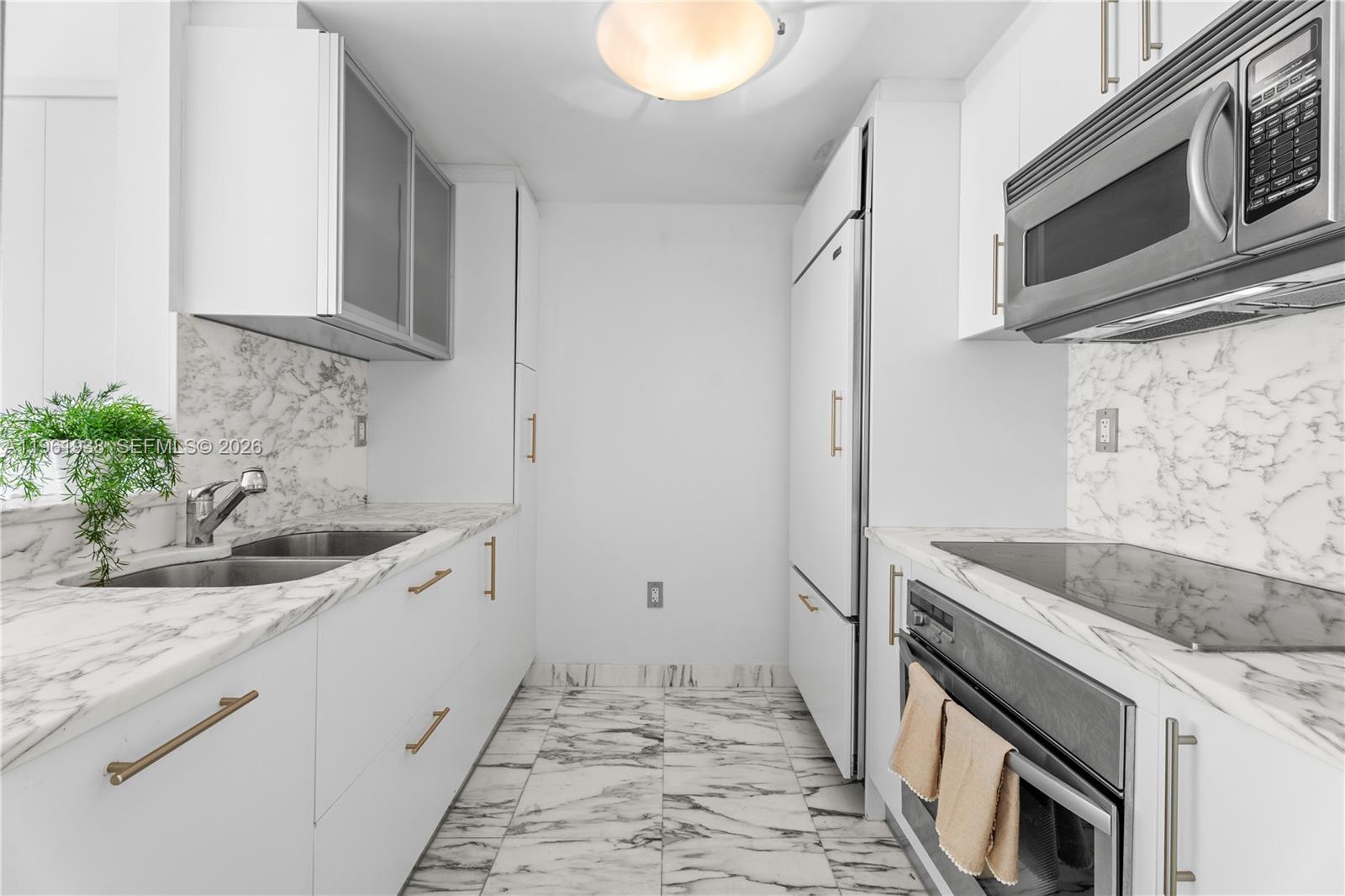 450 Alton Rd #3008, Miami Beach FL 33139