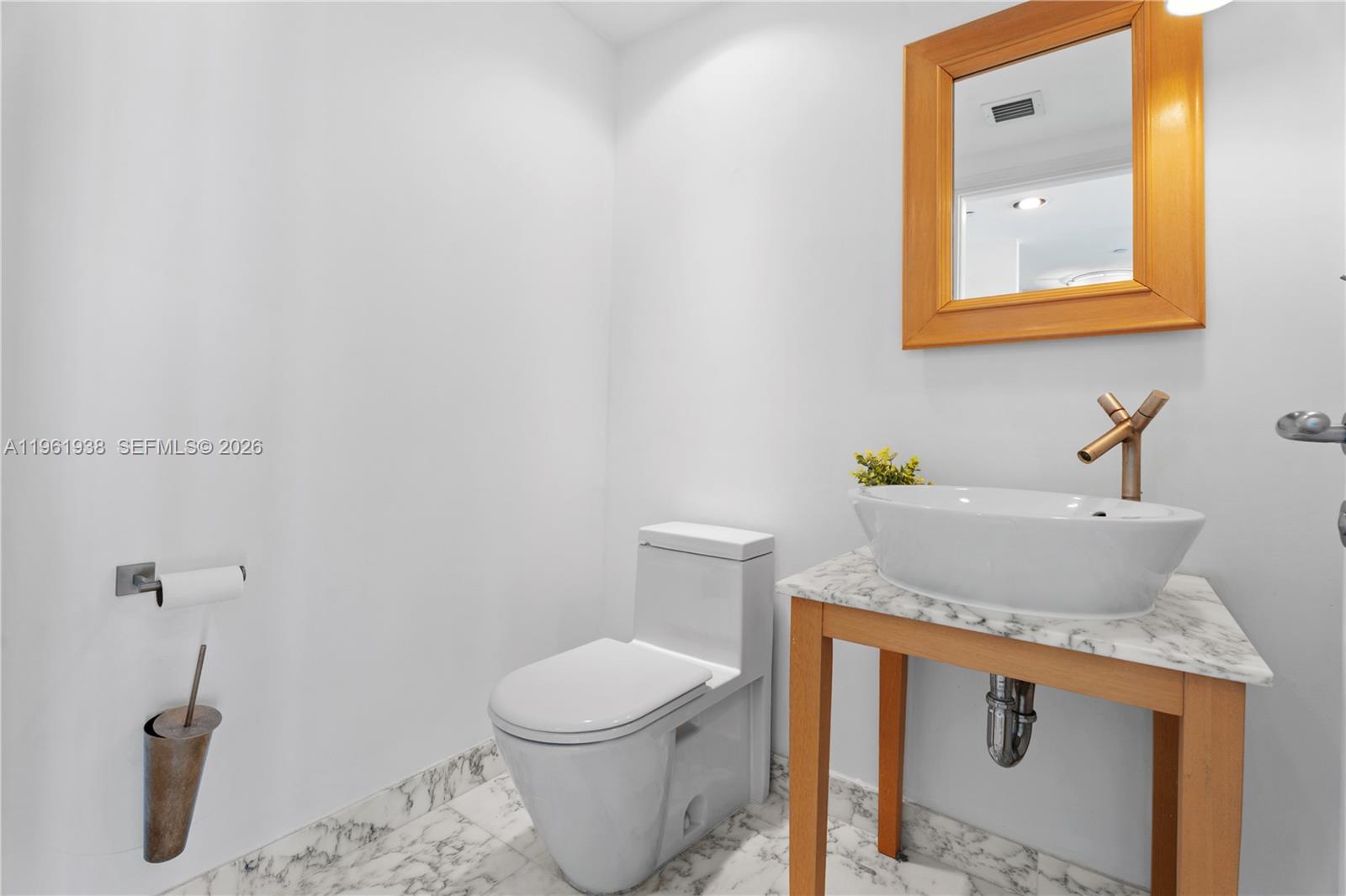 450 Alton Rd #3008, Miami Beach FL 33139