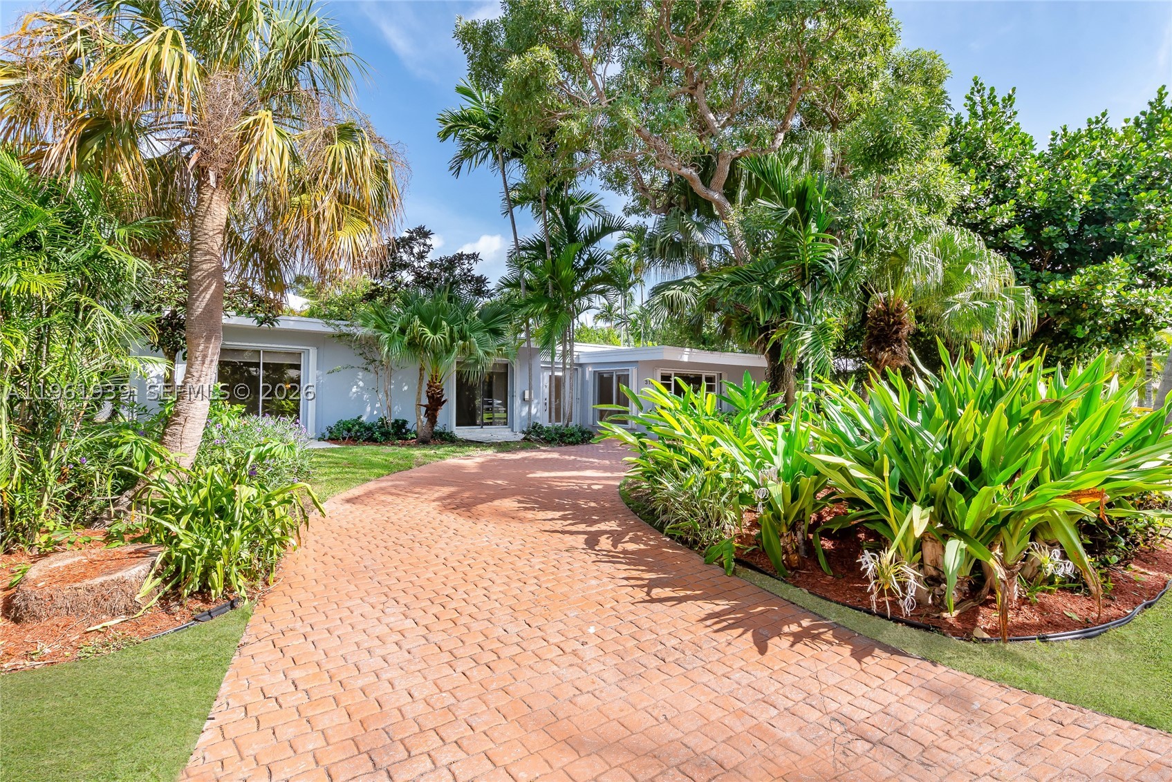 310 Harbor Ct, Key Biscayne FL 33149