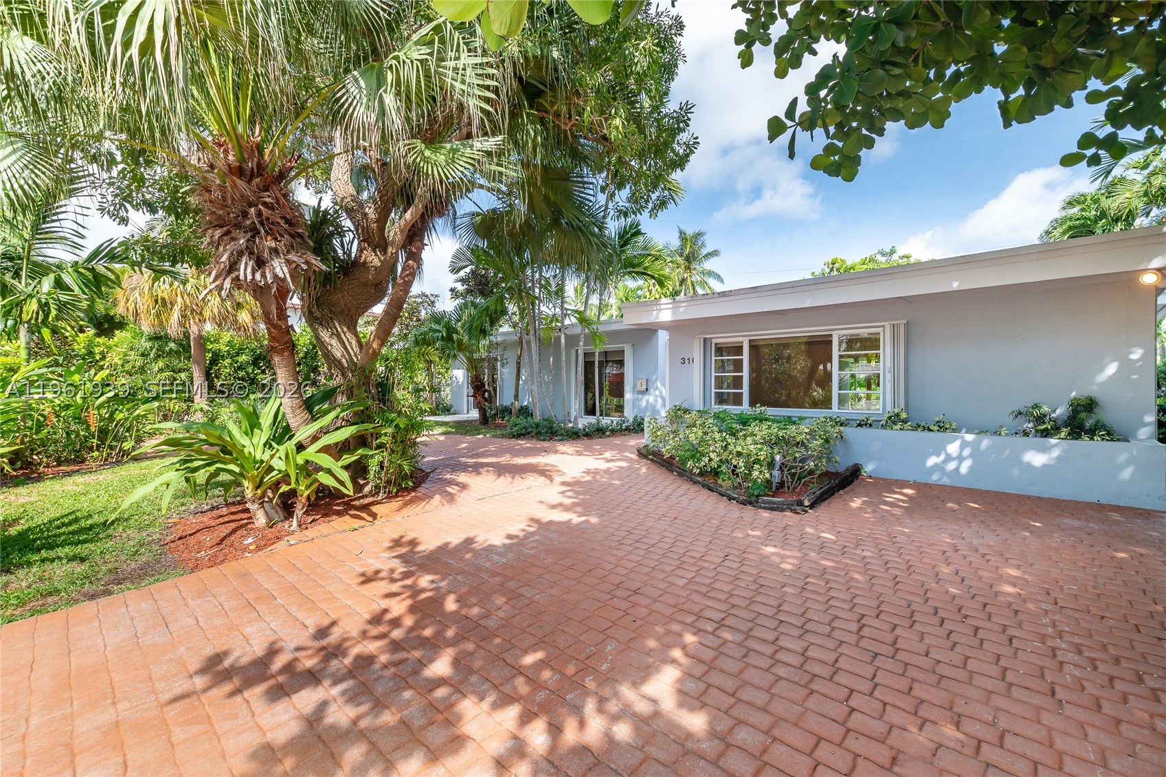 310 Harbor Ct, Key Biscayne FL 33149