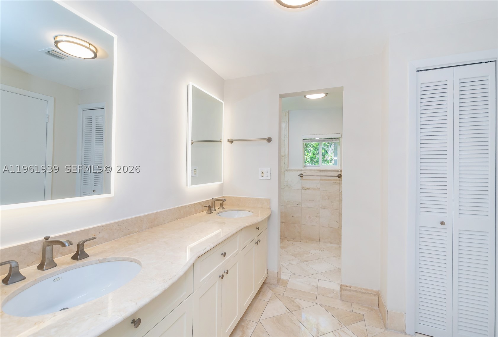 310 Harbor Ct, Key Biscayne FL 33149