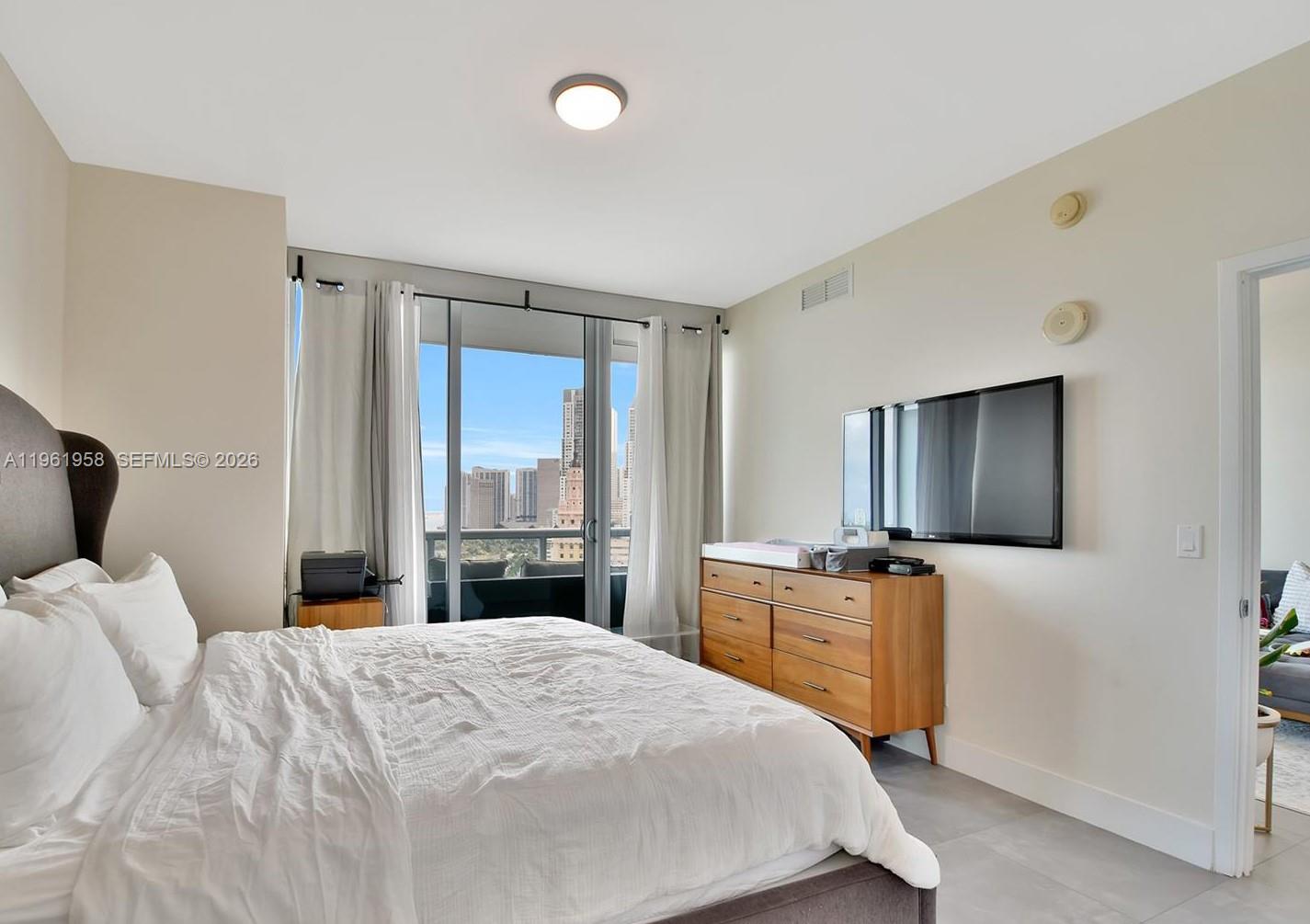 888 Biscayne Blvd #1904, Miami FL 33132