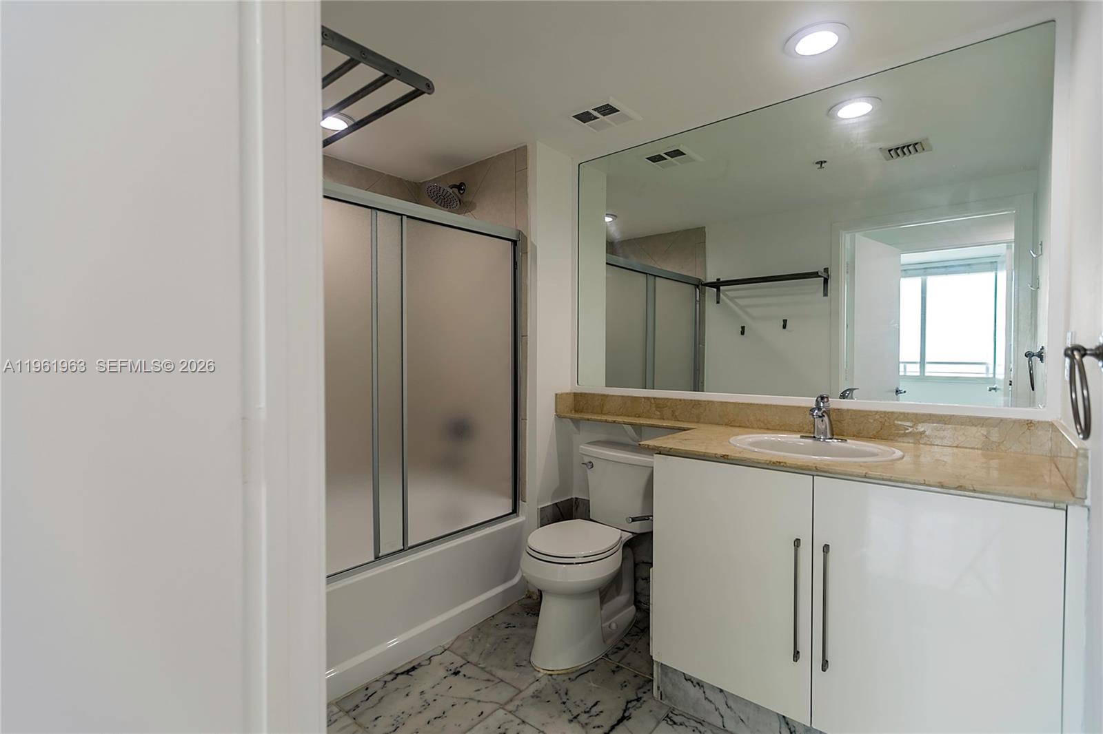 335 S BISCAYNE BL #3210, Miami FL 33131