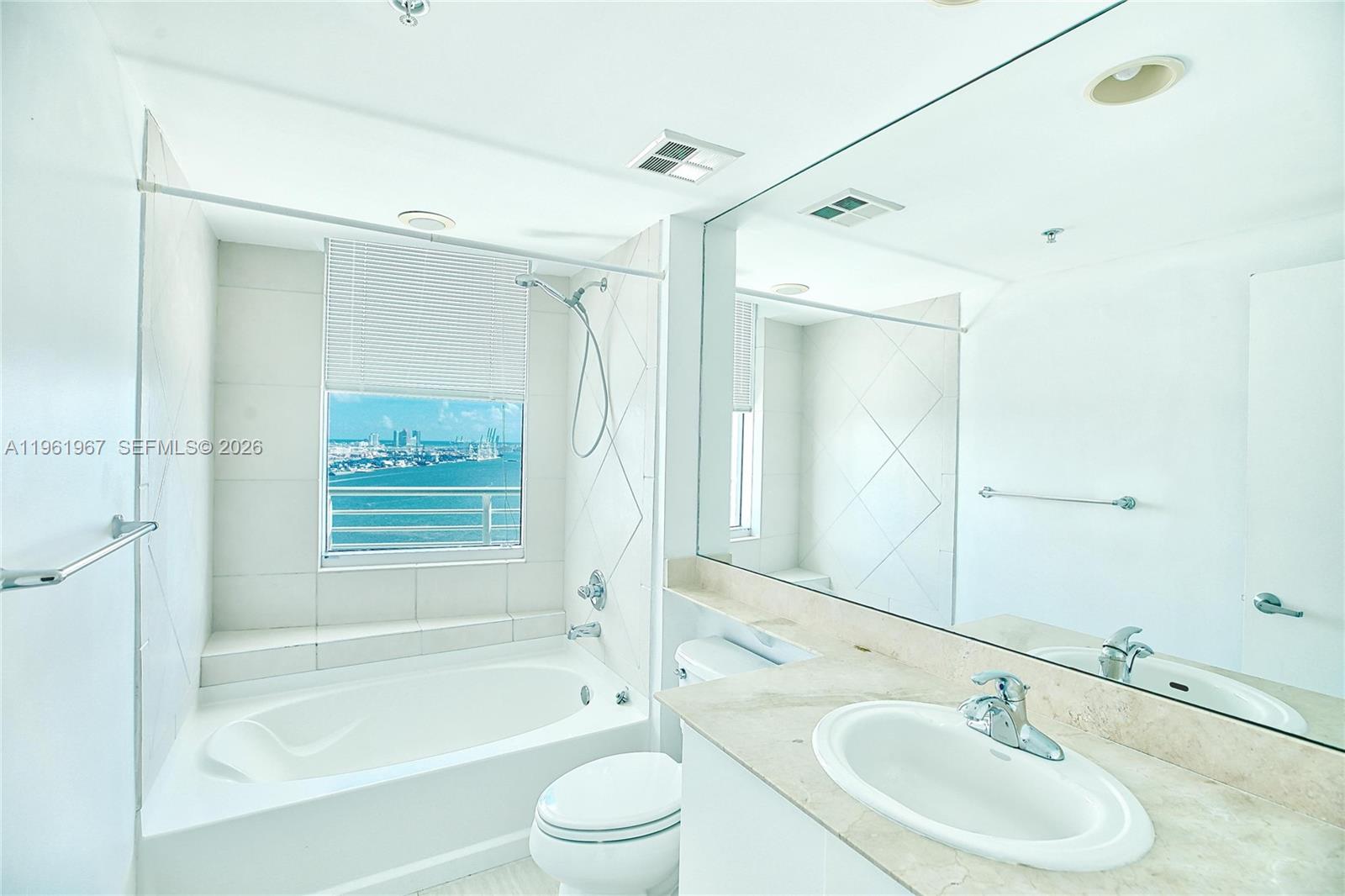 325 S Biscayne Blvd #2726, Miami FL 33131