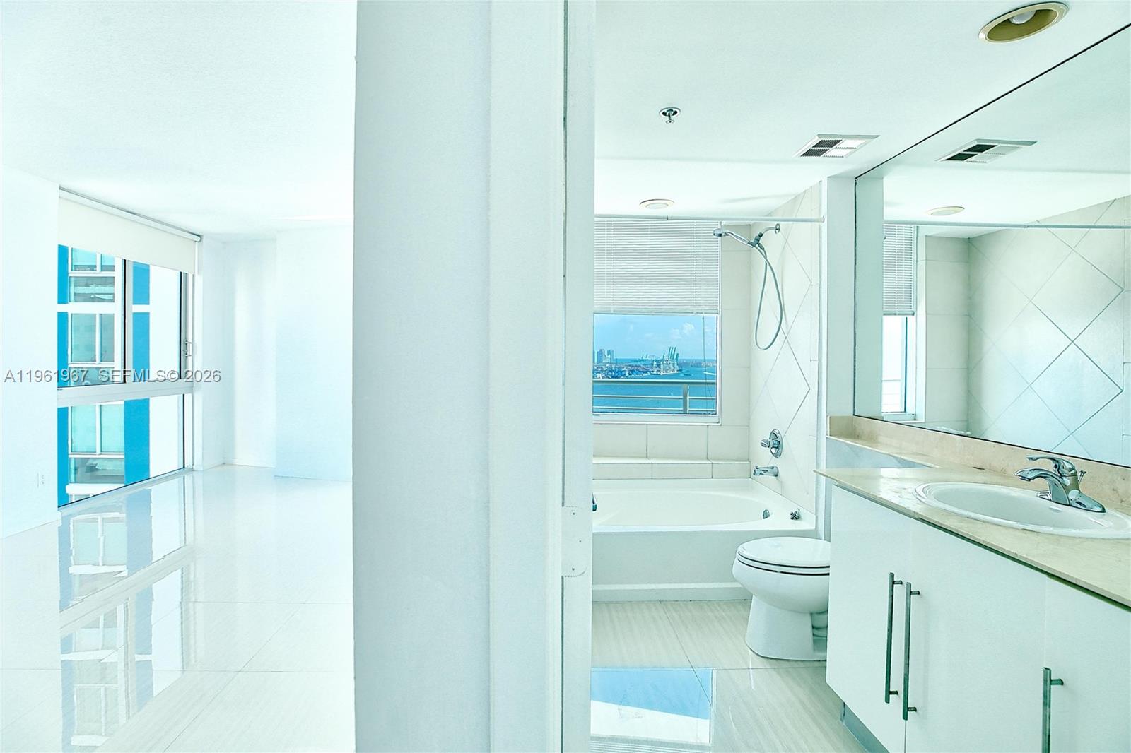 325 S Biscayne Blvd #2726, Miami FL 33131