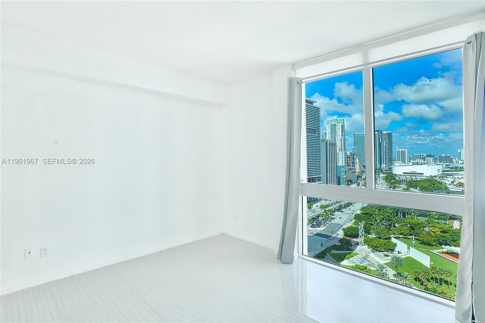325 S Biscayne Blvd #2726, Miami FL 33131