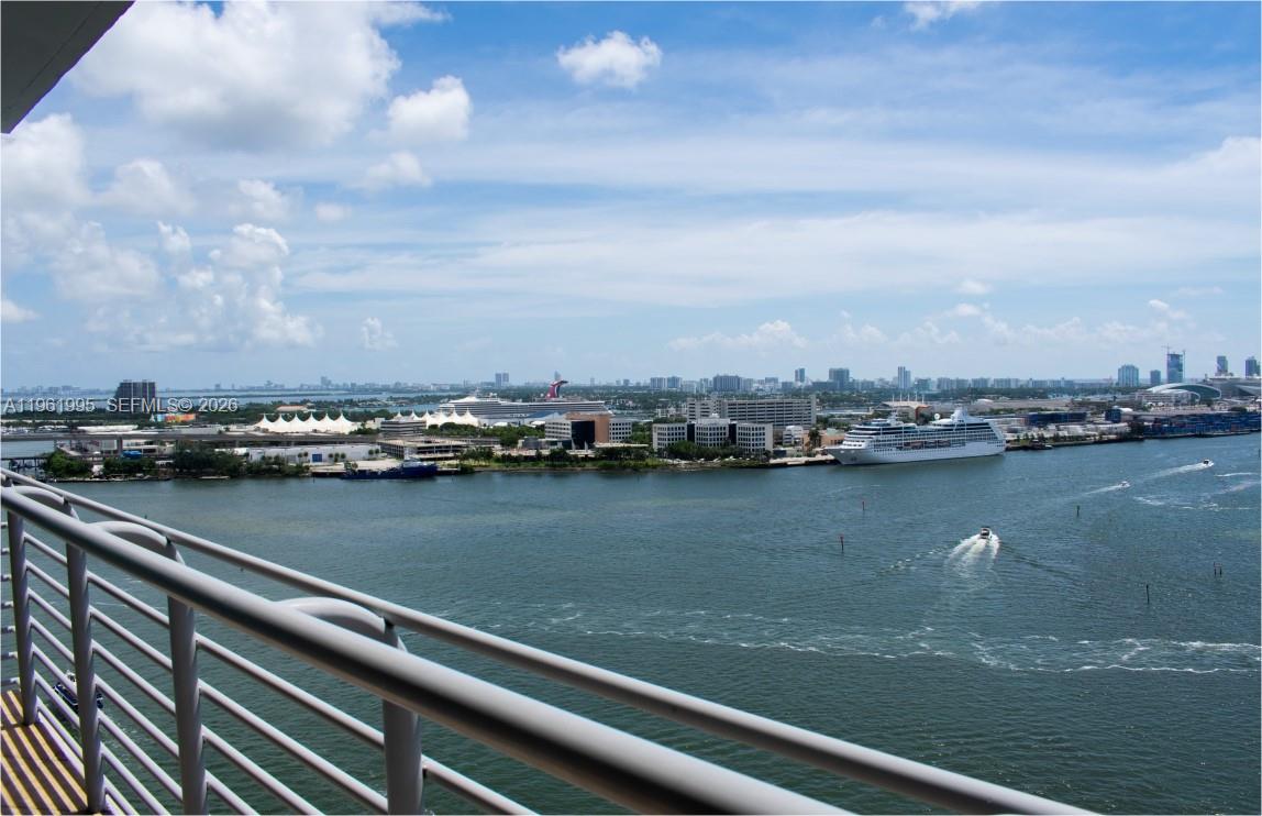 335 S Biscayne Blvd #2212, Miami FL 33131