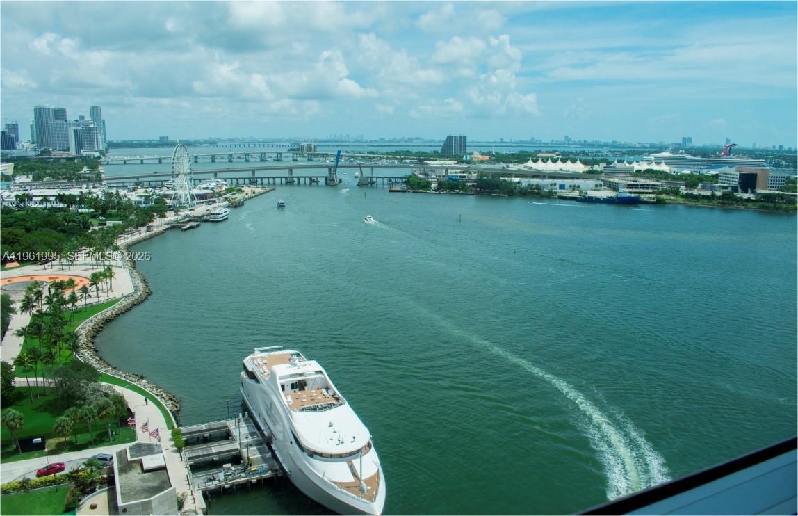 335 S Biscayne Blvd #2212, Miami FL 33131