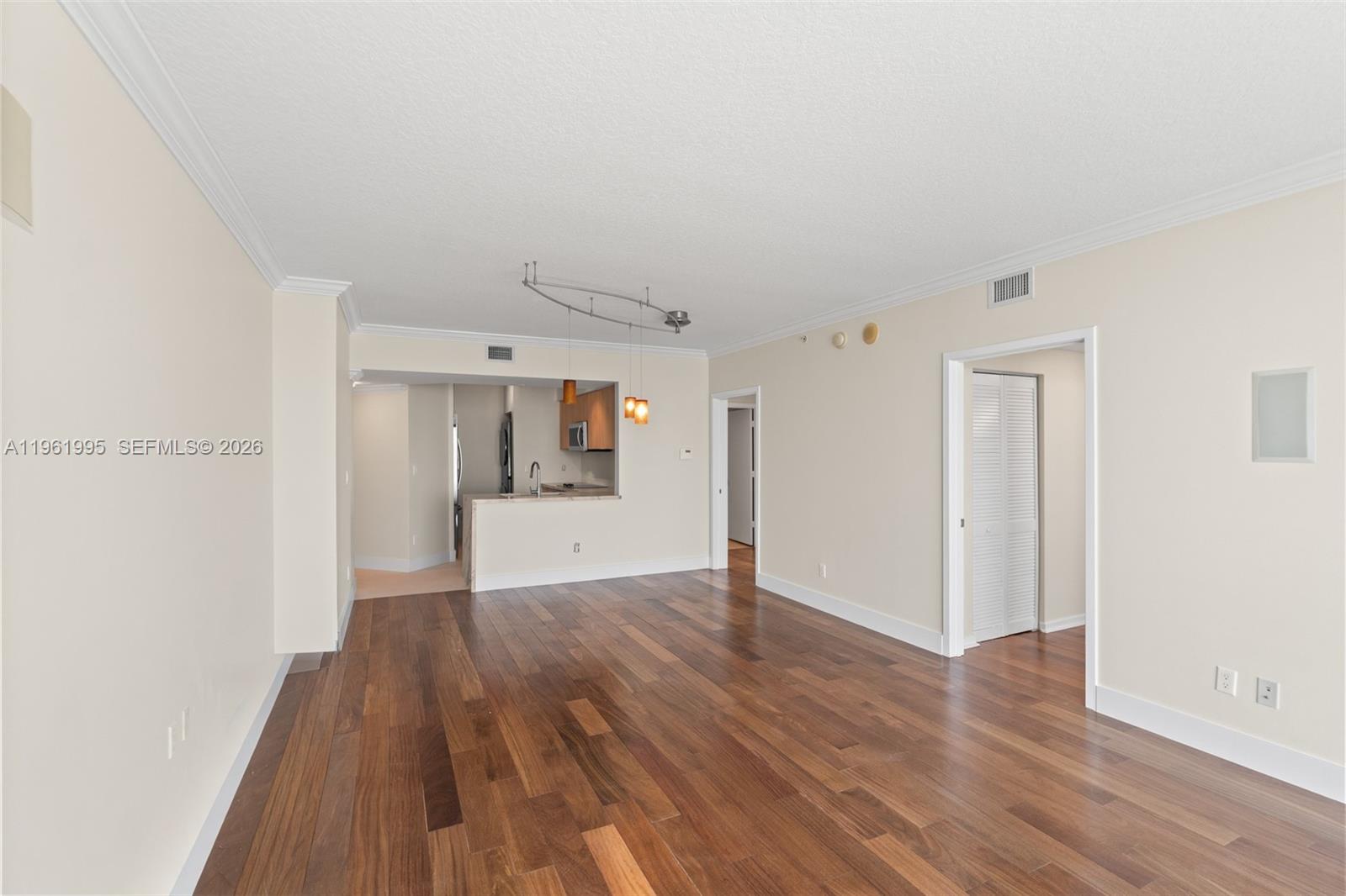 335 S Biscayne Blvd #2212, Miami FL 33131