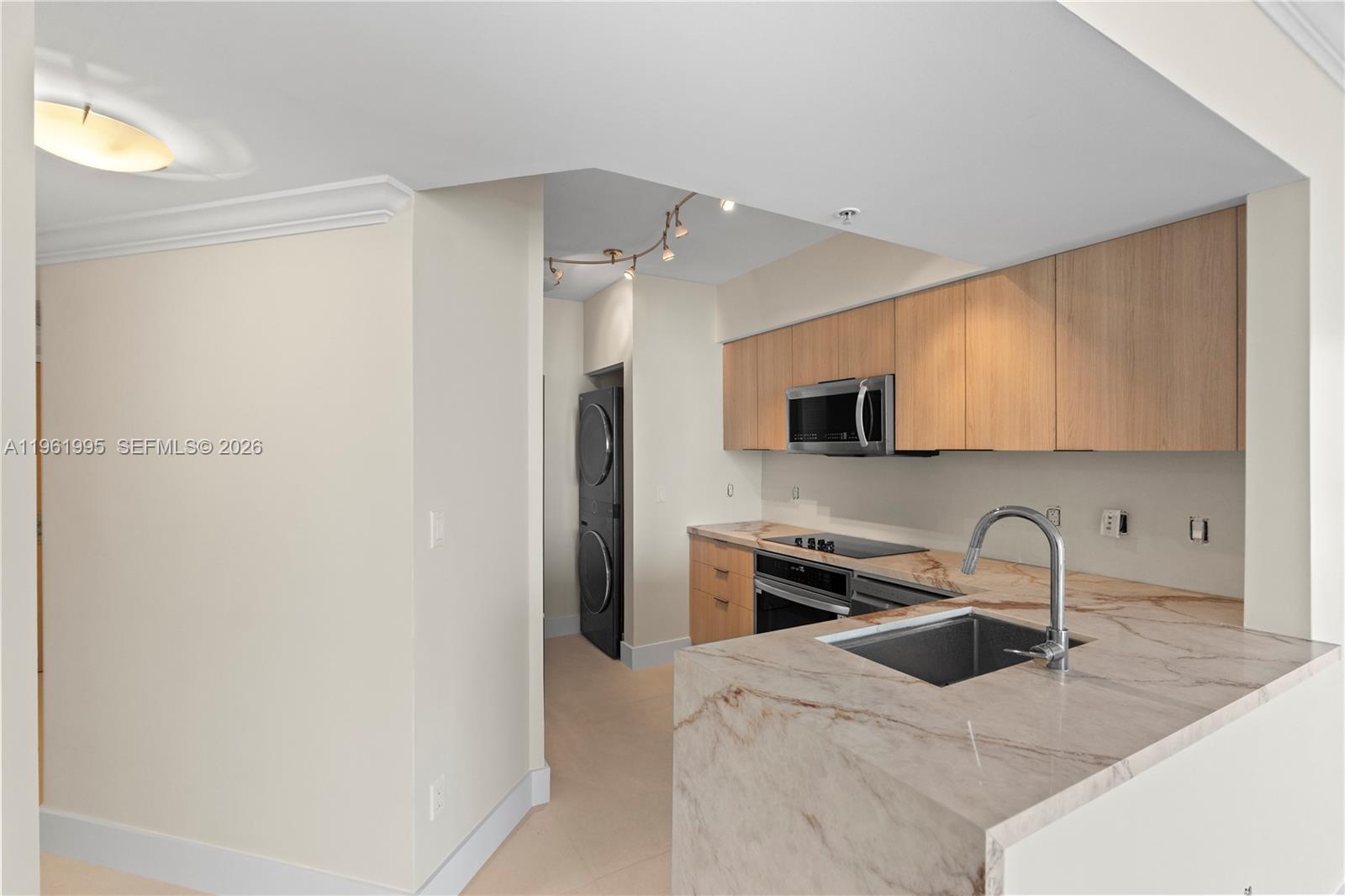 335 S Biscayne Blvd #2212, Miami FL 33131