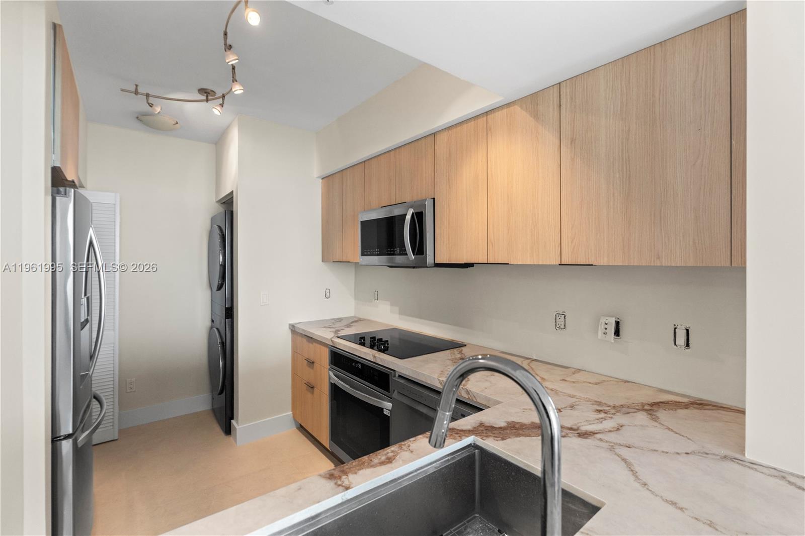 335 S Biscayne Blvd #2212, Miami FL 33131
